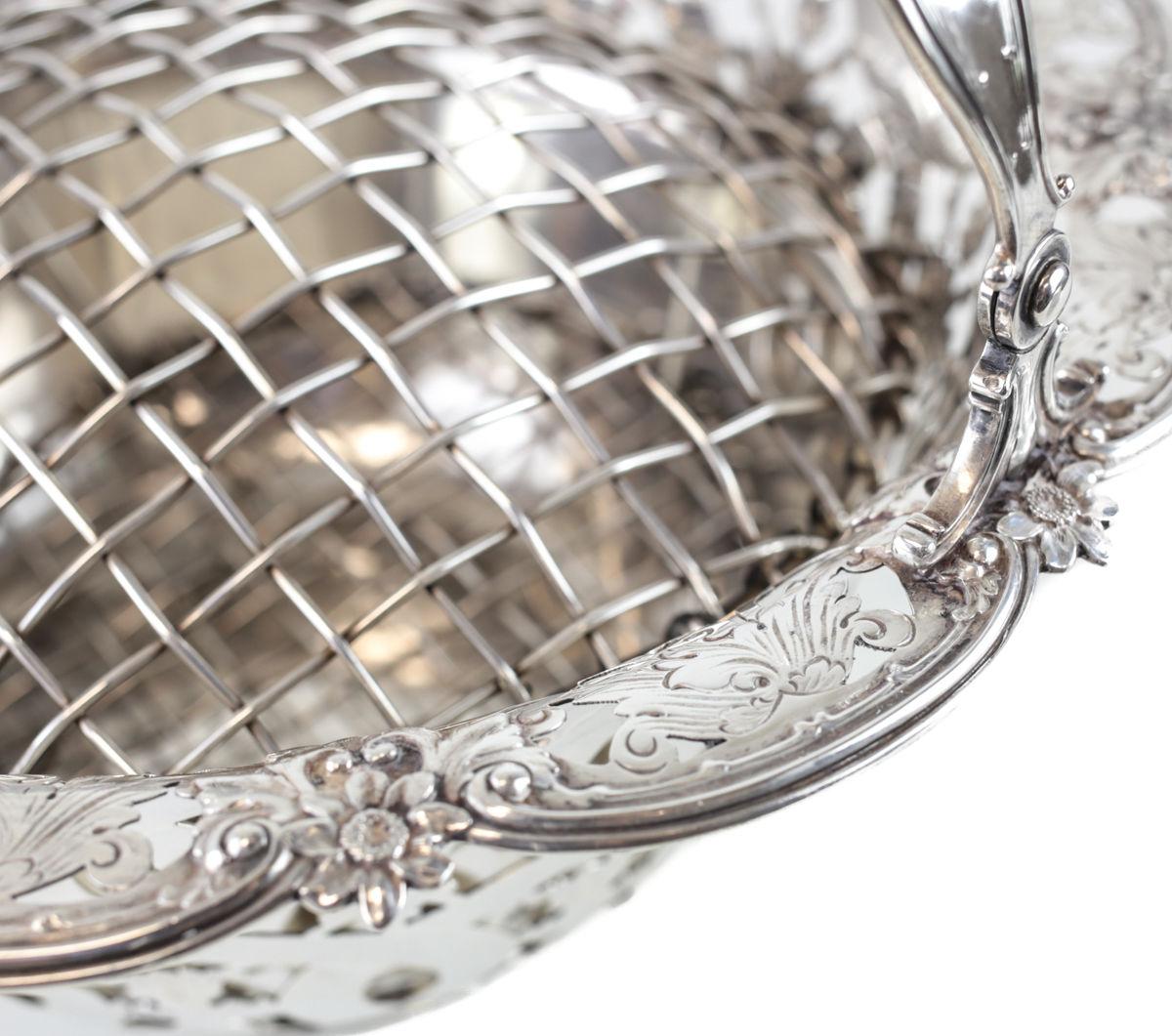 Tiffany & Co. Makers Sterling Silver Flower Basket #16201, John C. Moore im Zustand �„Gut“ in Pasadena, CA