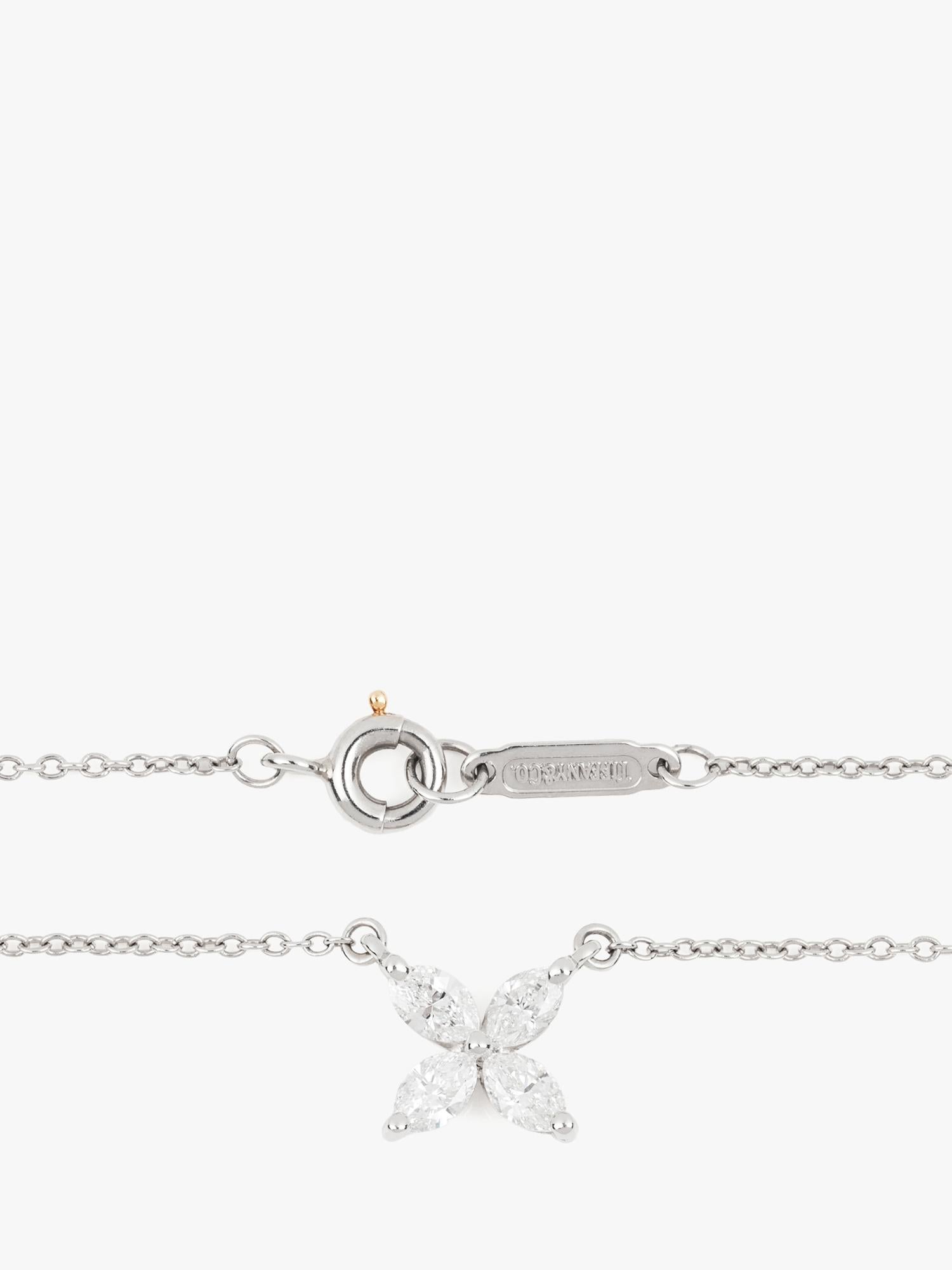 Taglio marquise Tiffany & Co. Ciondolo Victoria piccolo in platino con diamante taglio marquise in vendita