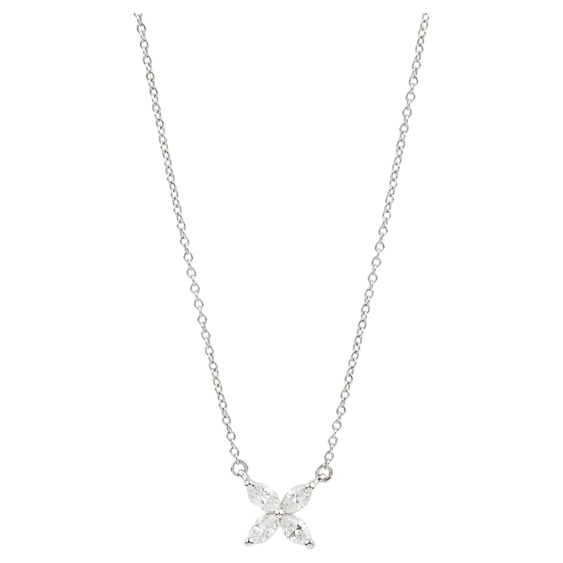 Tiffany & Co. Ciondolo Victoria piccolo in platino con diamante taglio marquise in vendita