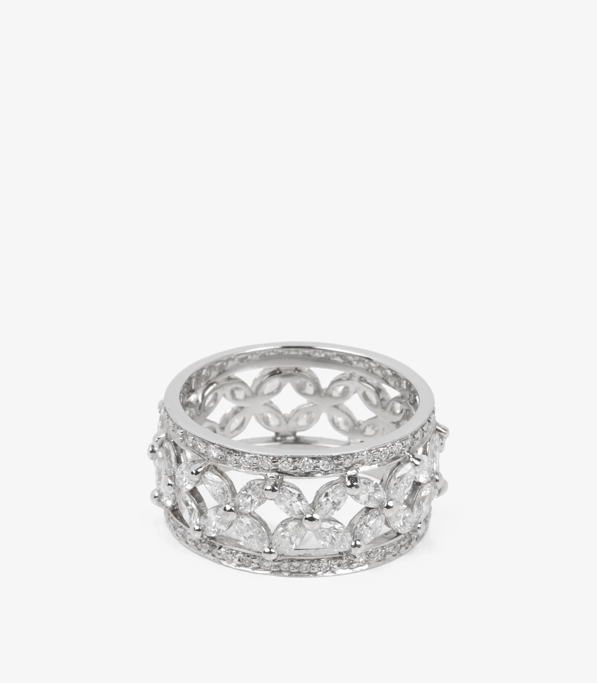 Tiffany & Co. Marquise Diamant Platin Victoria Band Ring

Marke - Tiffany & Co.
Modell- Victoria Band Ring
Produkttyp- Ring
Alter- Circa 2006
Begleitet von - Tiffany & Co. Box, Quittung
MATERIAL(e)- Platin
Edelstein-Diamant
Sekundärer Edelstein -