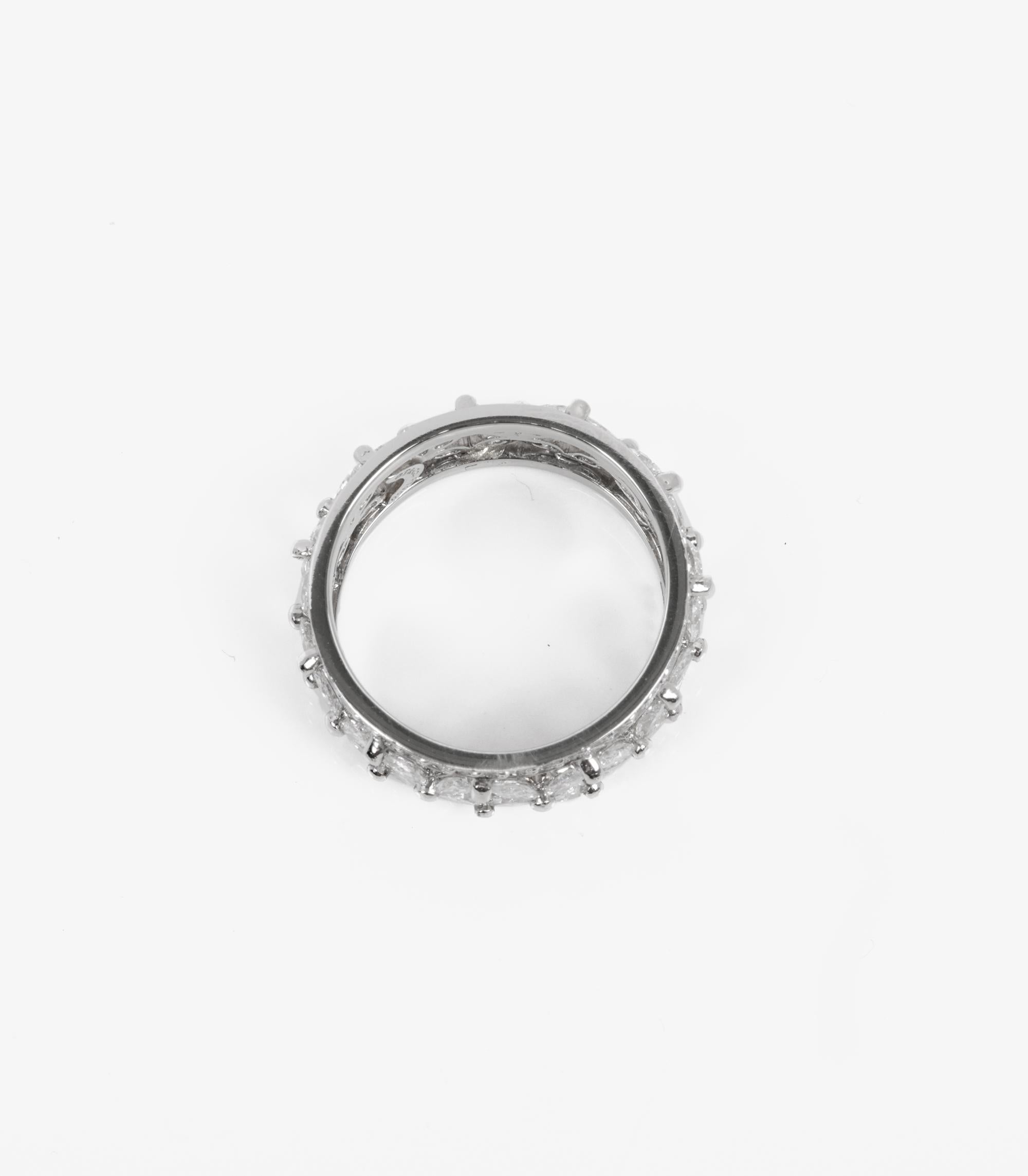 Tiffany & Co. Marquise Diamant Platin Victoria Band Ring im Zustand „Hervorragend“ in Bishop's Stortford, Hertfordshire