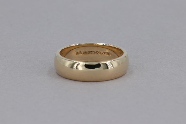 Tiffany and Co. Men's Wedding Band Ring in 18 Karat Yellow Gold at