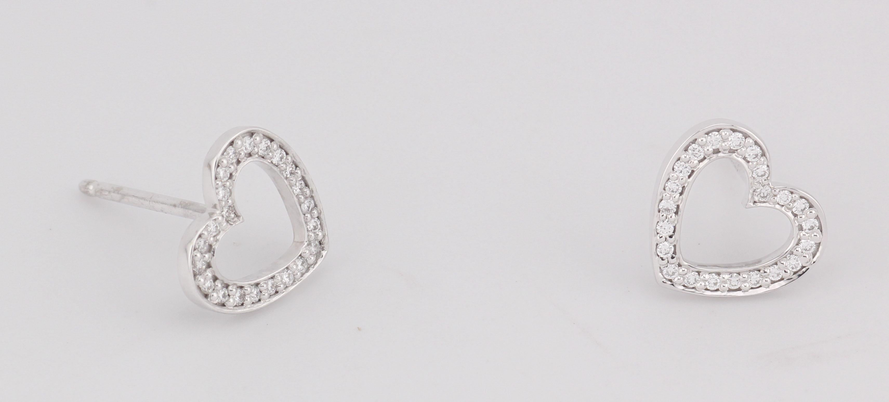 Taglio brillante Tiffany & Co. Orecchini a cuore aperto Metro Diamond in oro bianco 18 carati in vendita