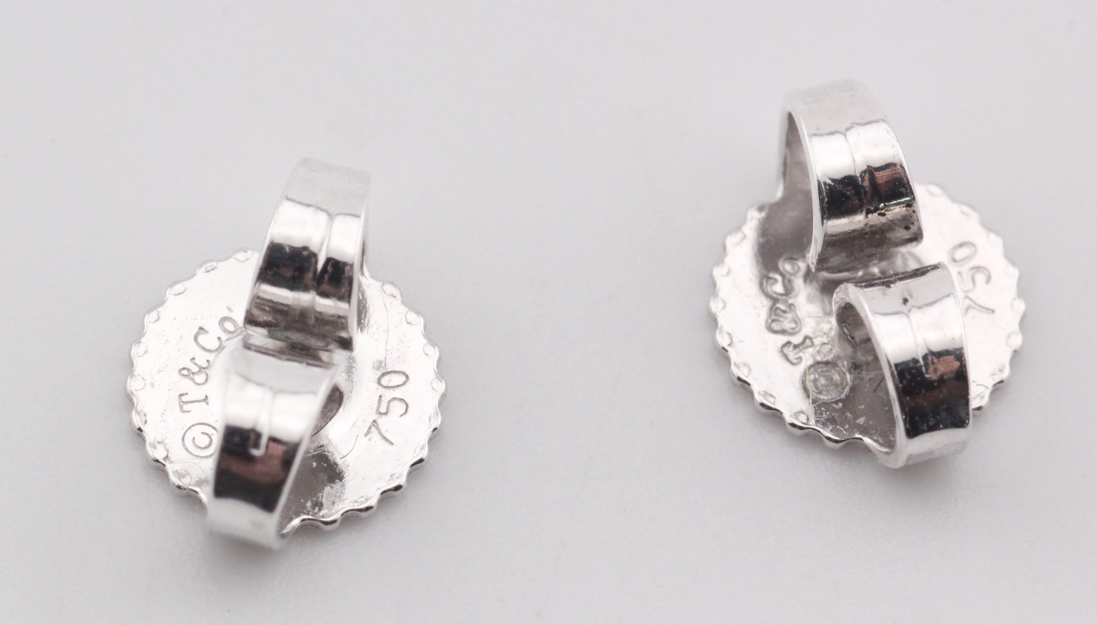 Tiffany & Co. Orecchini a cuore aperto Metro Diamond in oro bianco 18 carati in vendita 3