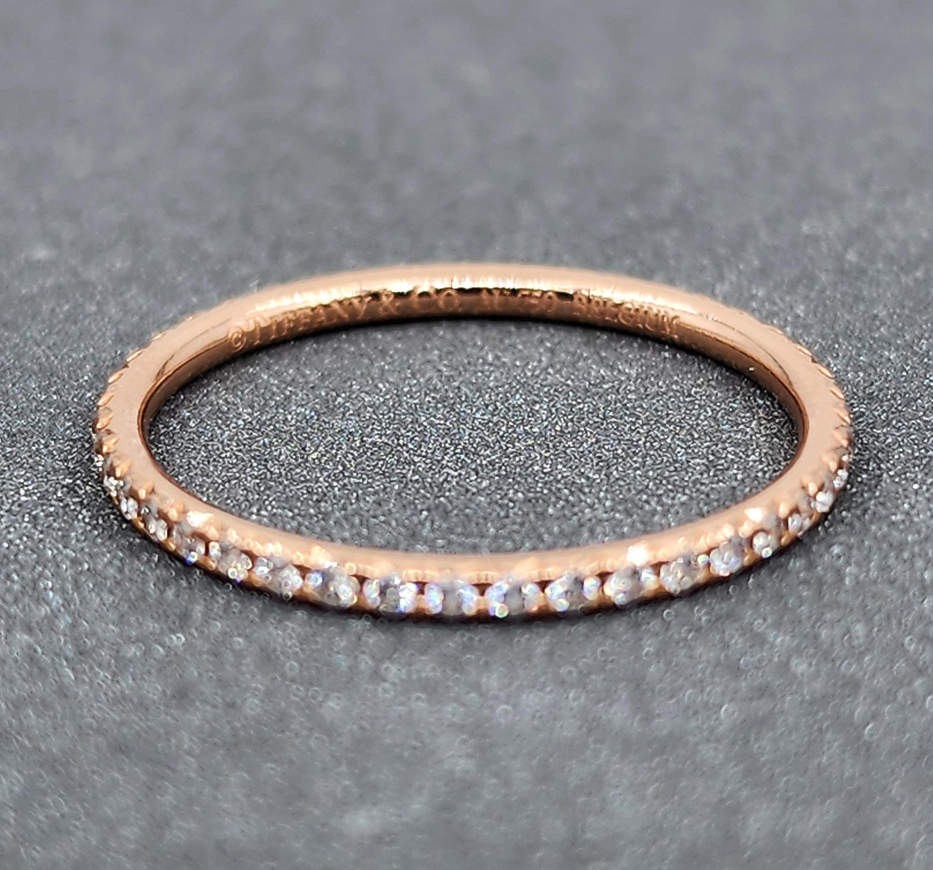 Tiffany & Co. Metro Eternity Diamantring im Zustand „Hervorragend“ in Chicago, IL