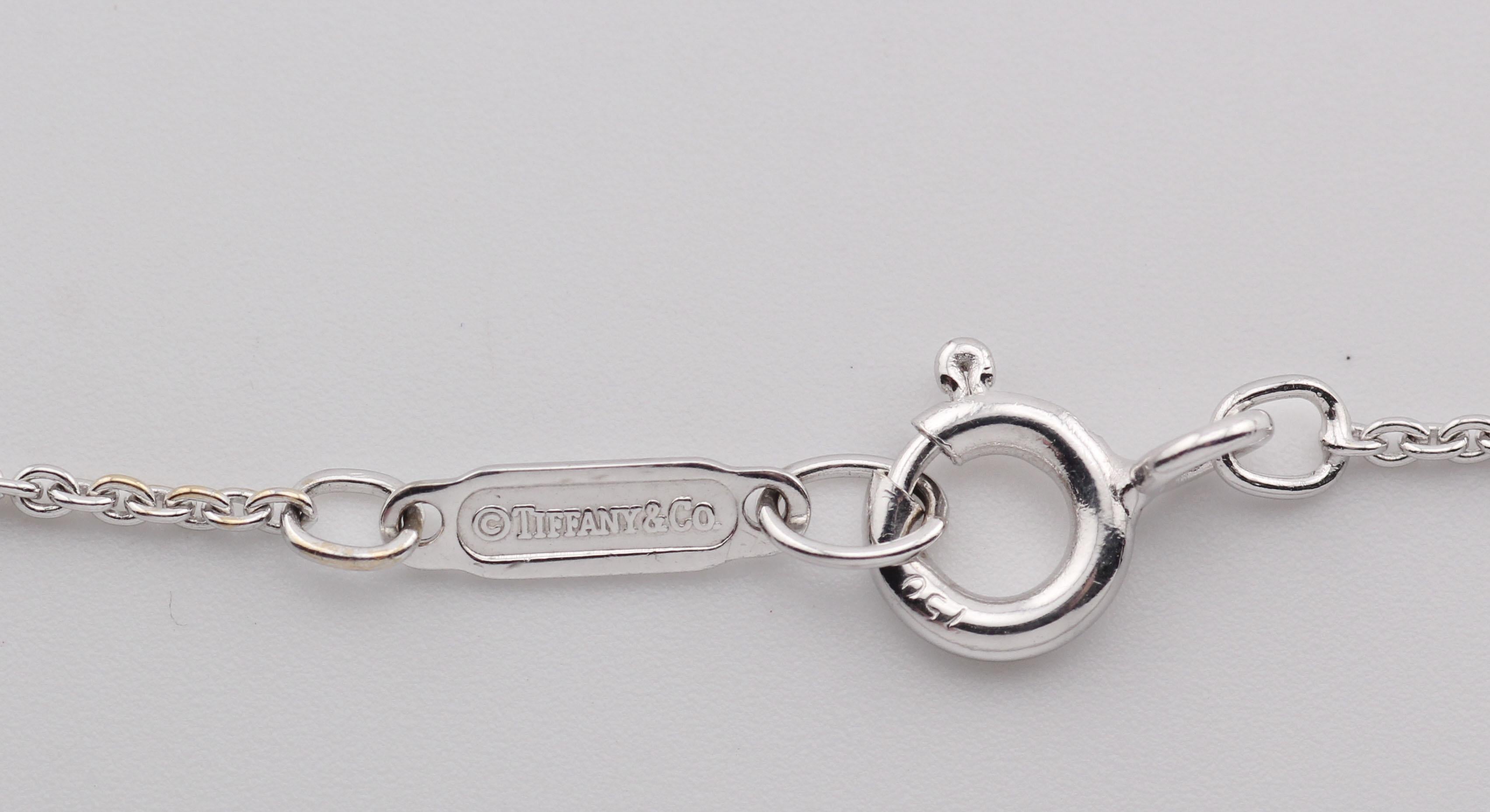 Tiffany & Co. Metro Large Diamond 18K White Gold Cross Pendant Necklace (Collier croix en or blanc 18K) Bon état - En vente à Simpsonville, SC