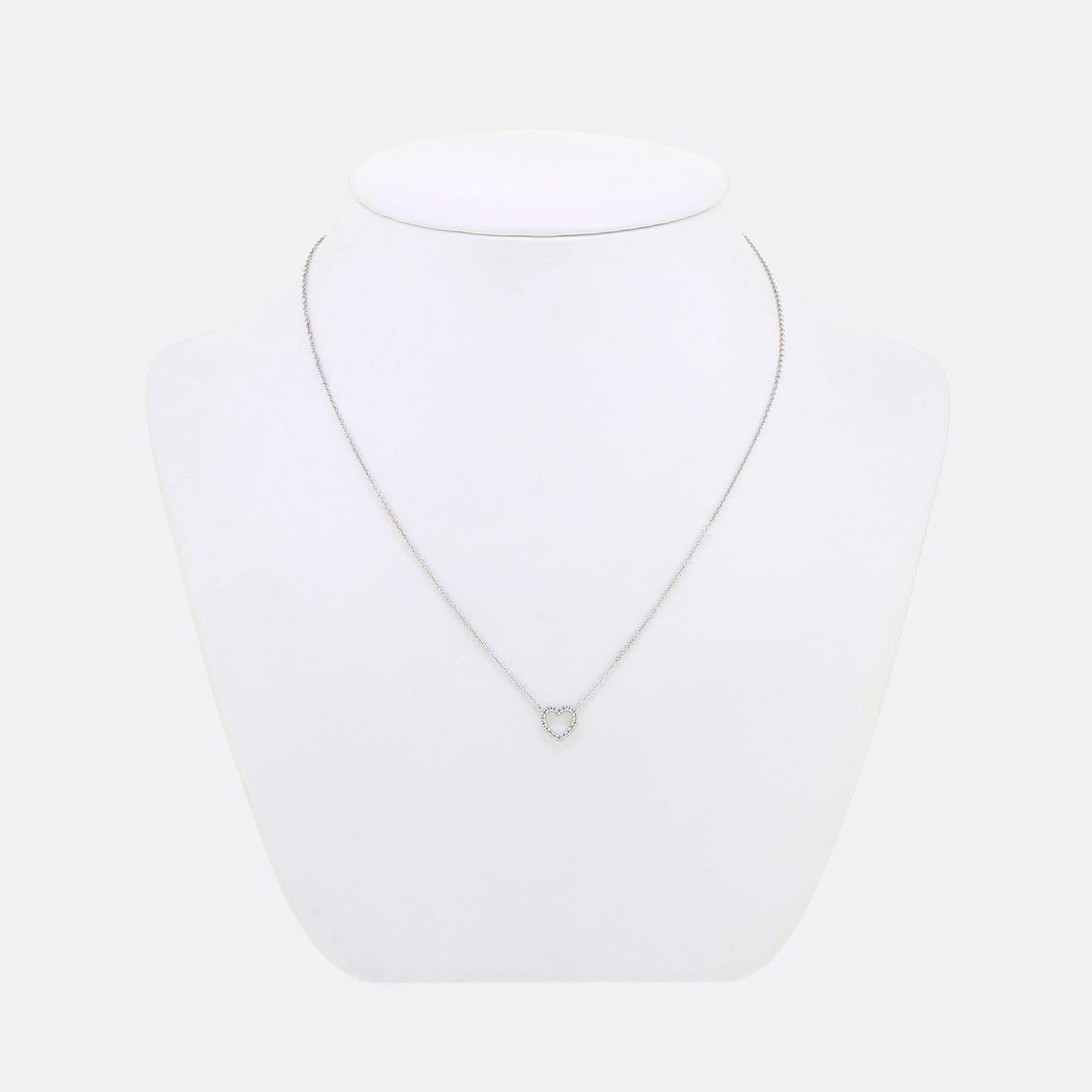 Here we have an 18ct white gold necklace from the iconic jewellery designer and retailer, Tiffany & Co. The necklace forms part of the metro collection and plays host to a small diamond set heart.

Condition: Used (Excellent)
Weight: 1.7 grams
Chain