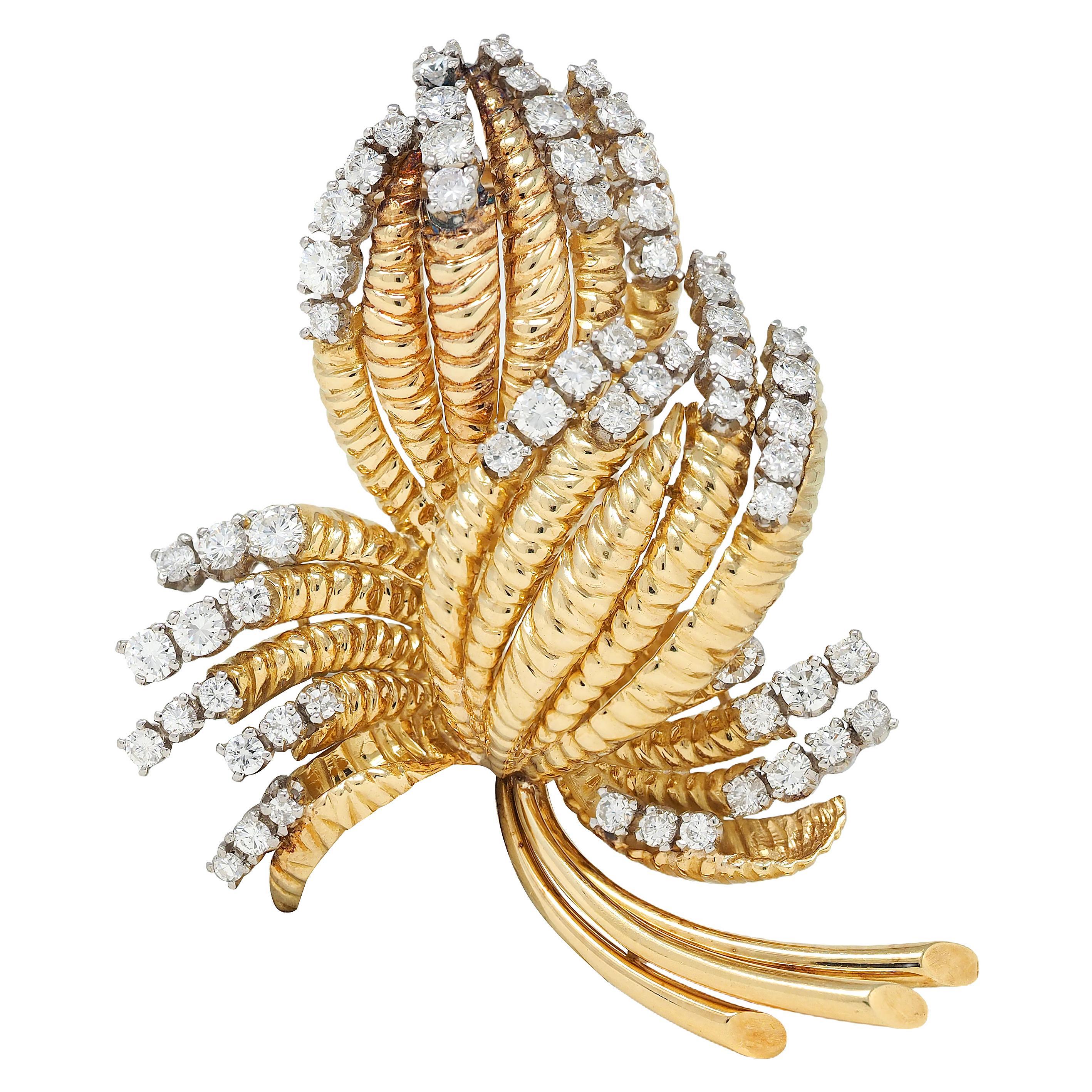 Tiffany & Co. Spilla a forma di foglia vintage in oro giallo 18 carati con diamante e platino di metà secolo