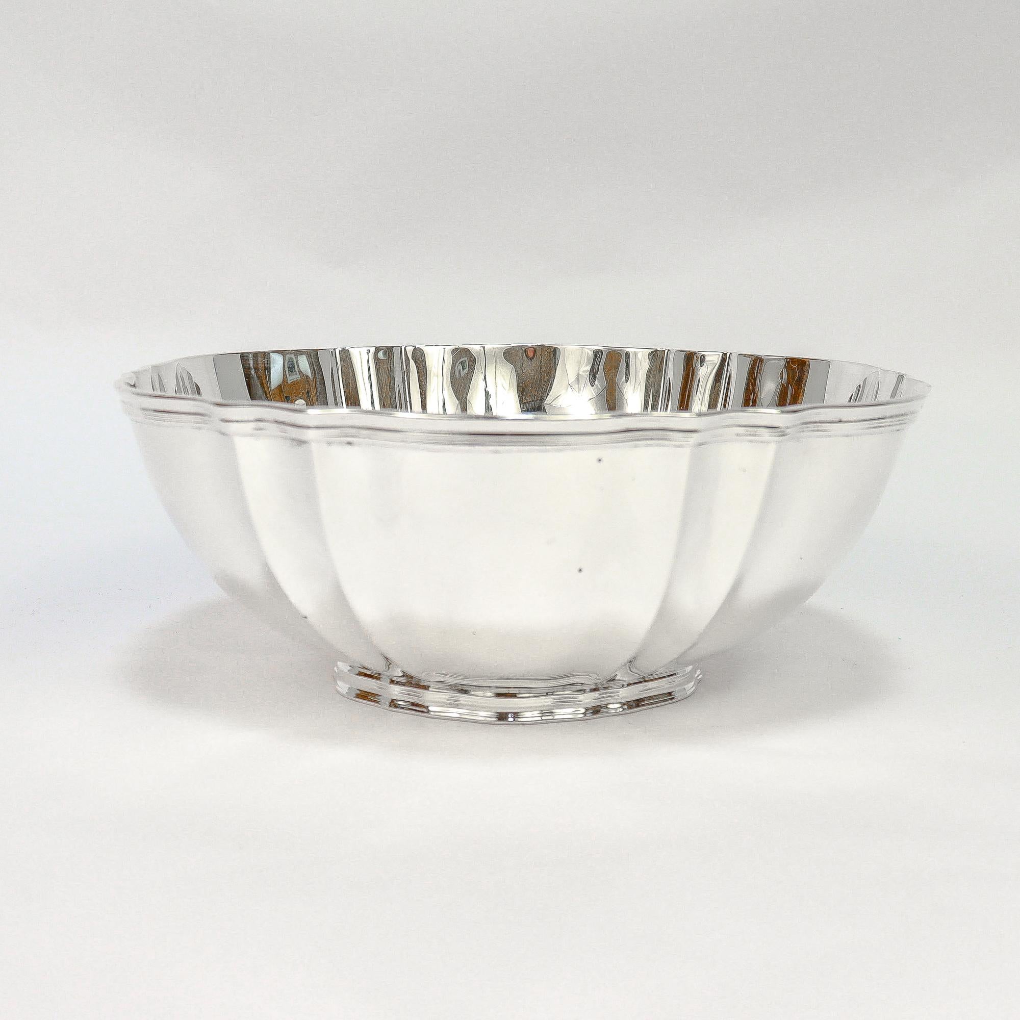 Tiffany & Co. Moderne Sterling Silber Obstschale aus der Jahrhundertmitte (20. Jahrhundert) im Angebot