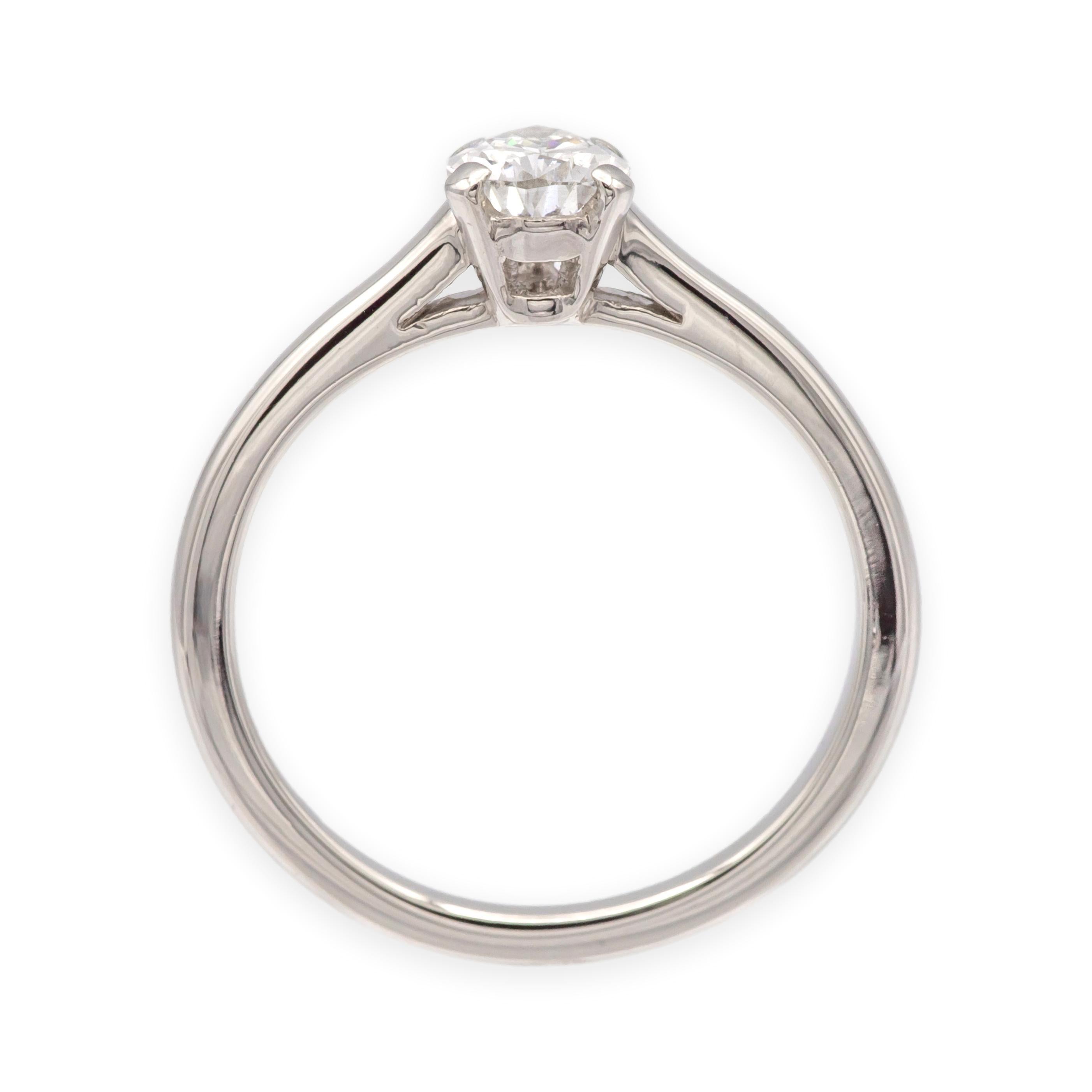 Contemporaneo Tiffany & Co. Anello di fidanzamento in platino di metà secolo con diamante a forma di pera da 0,54 carati in vendita