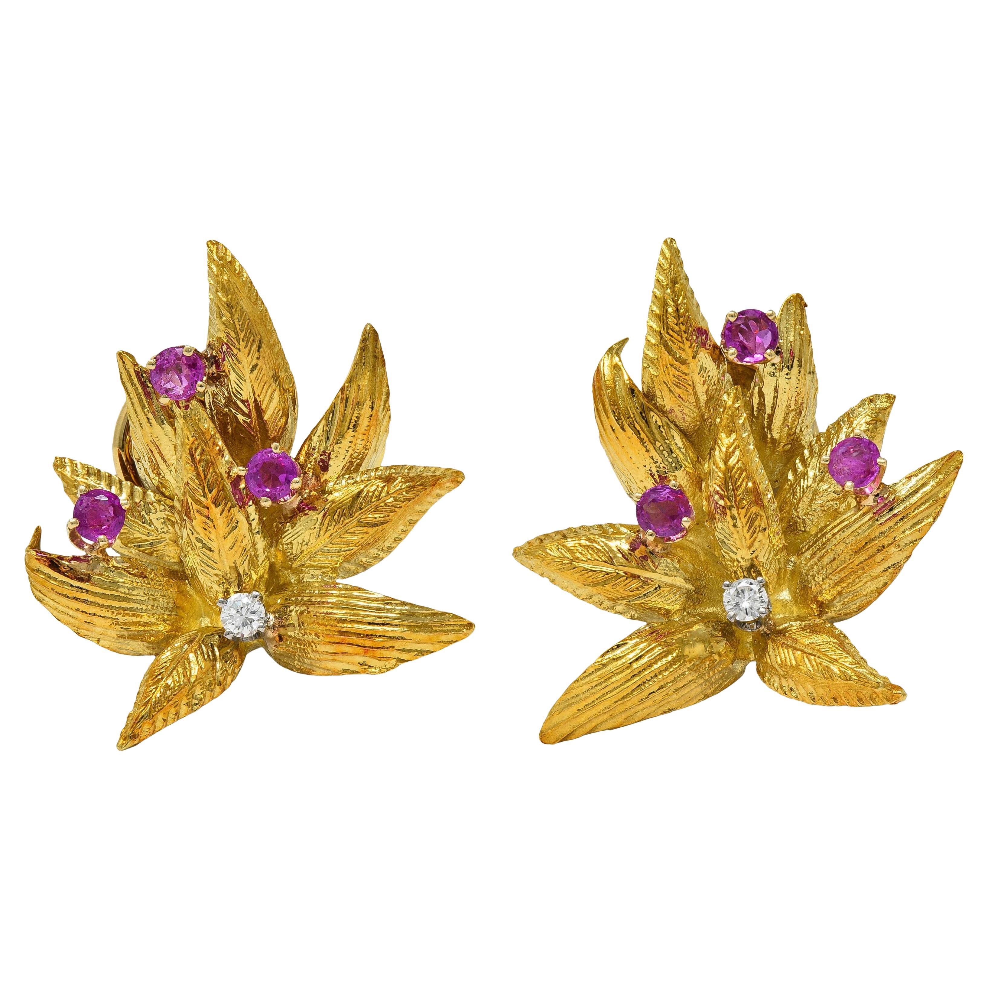 Tiffany
Co. Mid-Century Ruby Diamond Platinum 18K Gold Leaf (Feuille d
or 18K) Boucles d
oreilles Vintage By