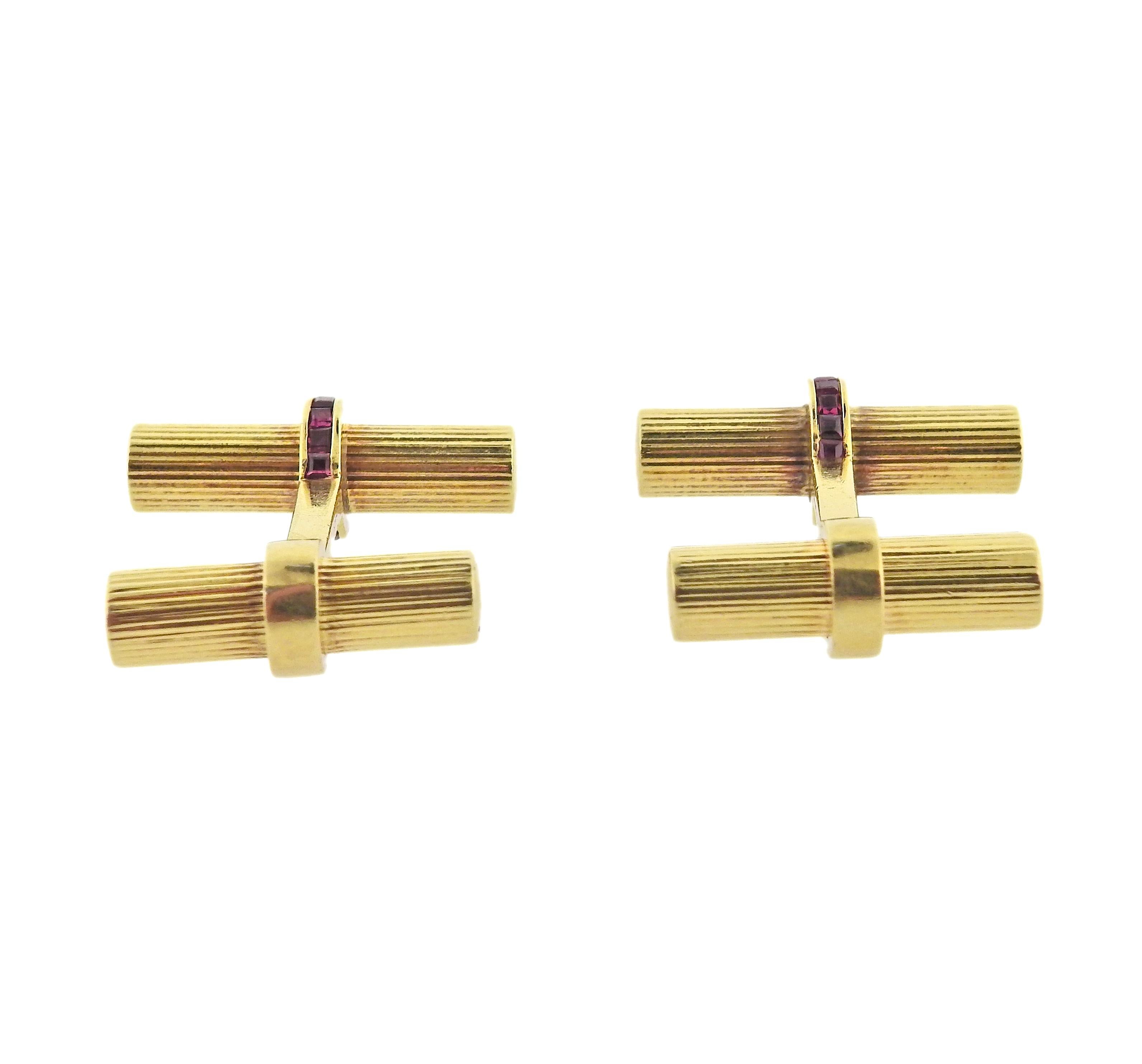 Pair of midcentury Tiffany & Co bar 18k gold cufflinks with rubies. Cufflink top is 23mm x 10mm. Weight - 19.6 grams. Marked: Tiffany & Co, 750. 