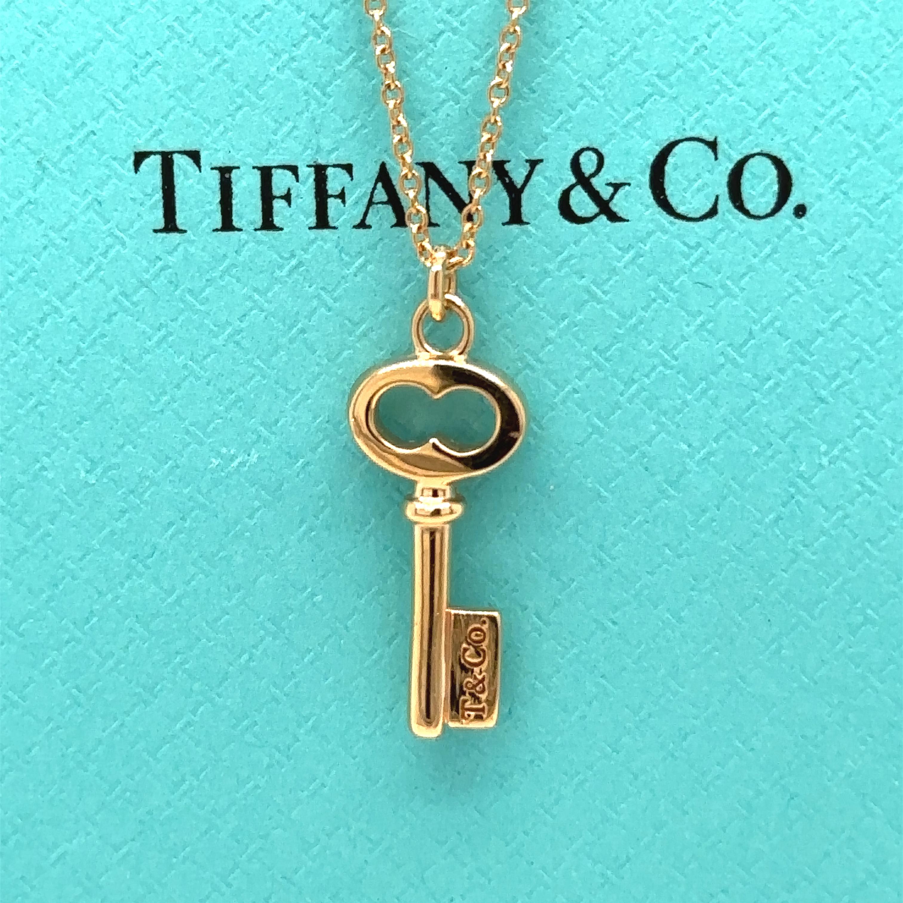 Tiffany & Co Mini Oval Key Pendant In Excellent Condition In SYDNEY, NSW