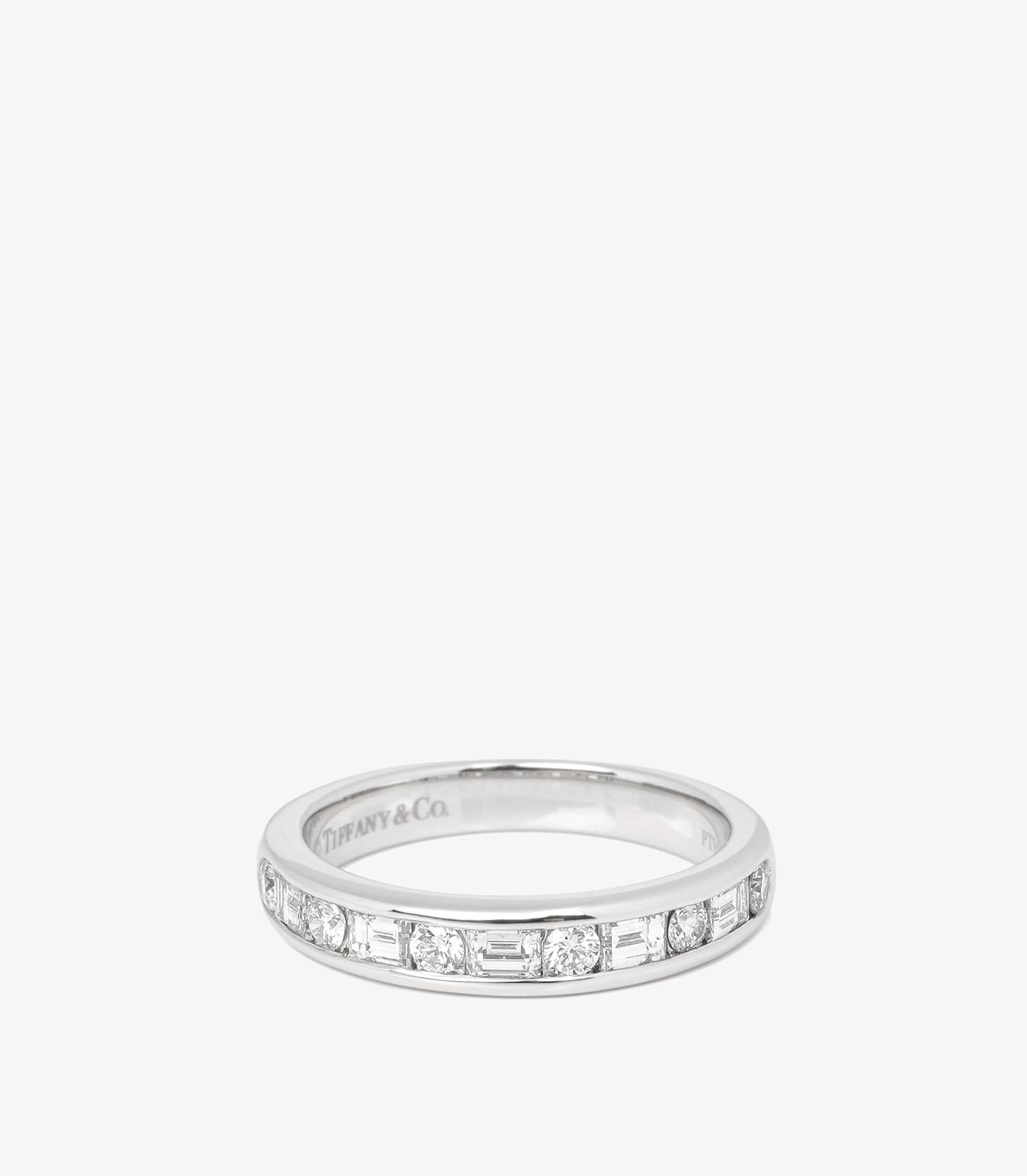 Tiffany & Co. Halbe Ewigkeit Ring aus Platin mit gemischtem Diamantenschliff (Rundschliff) im Angebot