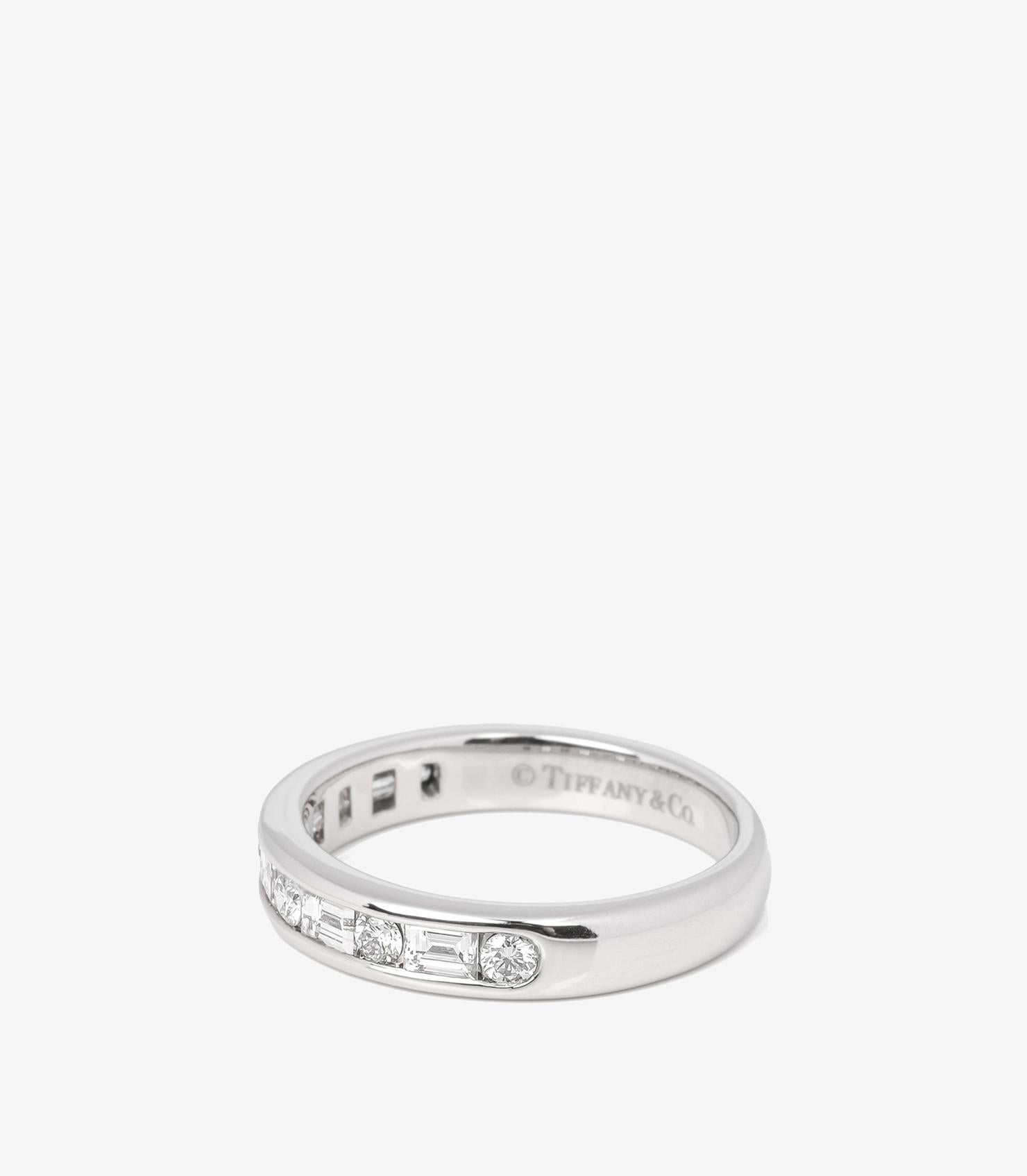 Tiffany & Co. Halbe Ewigkeit Ring aus Platin mit gemischtem Diamantenschliff im Zustand „Hervorragend“ im Angebot in Bishop's Stortford, Hertfordshire