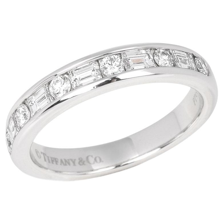 Tiffany & Co. Halb-Eternity-Ring aus Platin mit Diamanten im Mischschliff