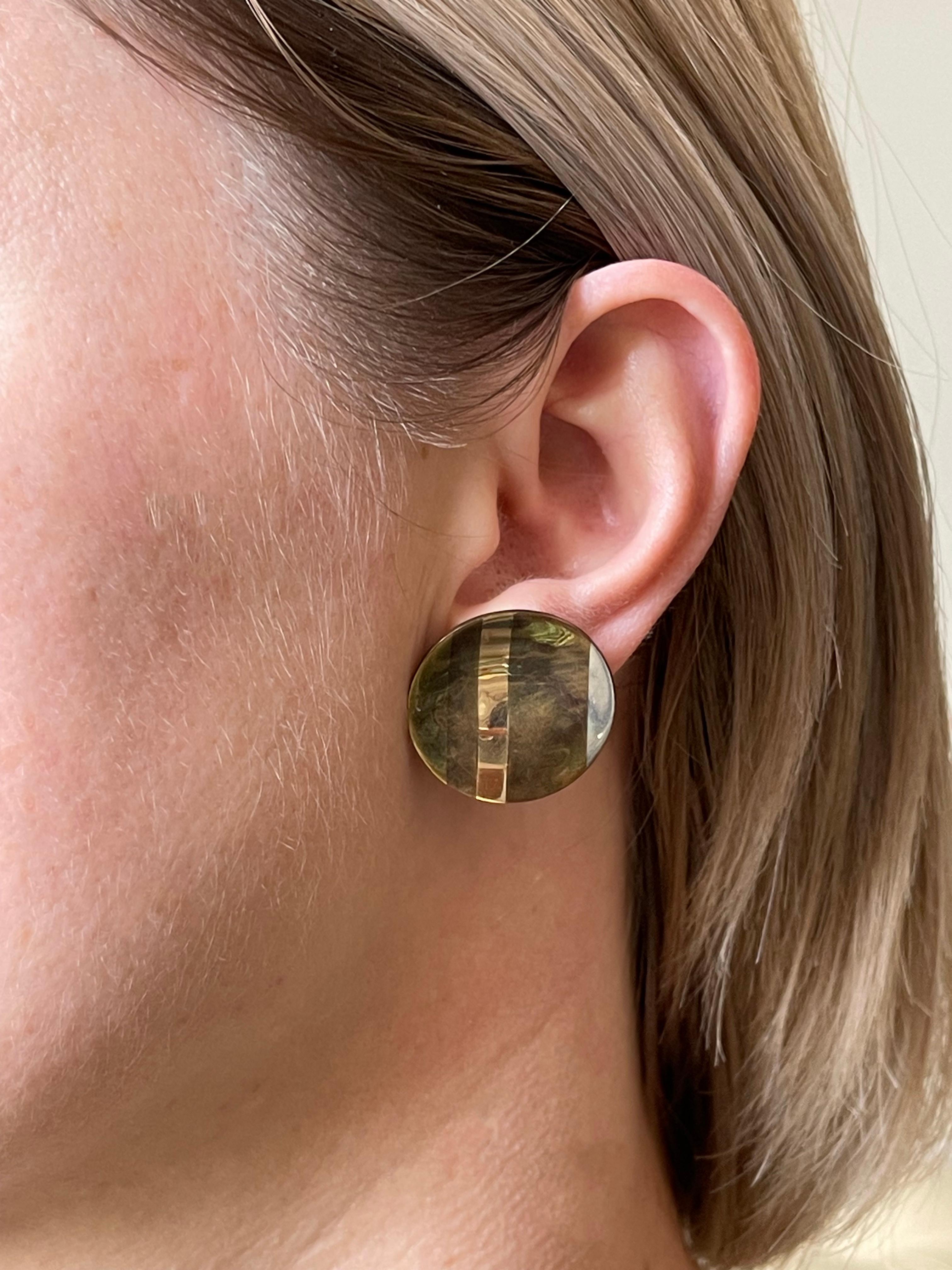 Seltene Scheibenohrringe aus gemischtem Metall von Tiffany & Co. Die Ohrringe haben einen Durchmesser von 1