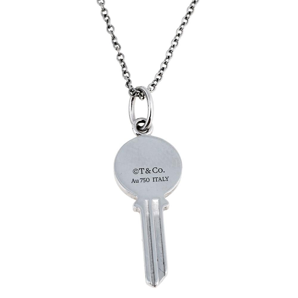 Tiffany & Co. Modern Key Round Key Diamond 18k White Gold Pendant Necklace In Good Condition In Dubai, Al Qouz 2