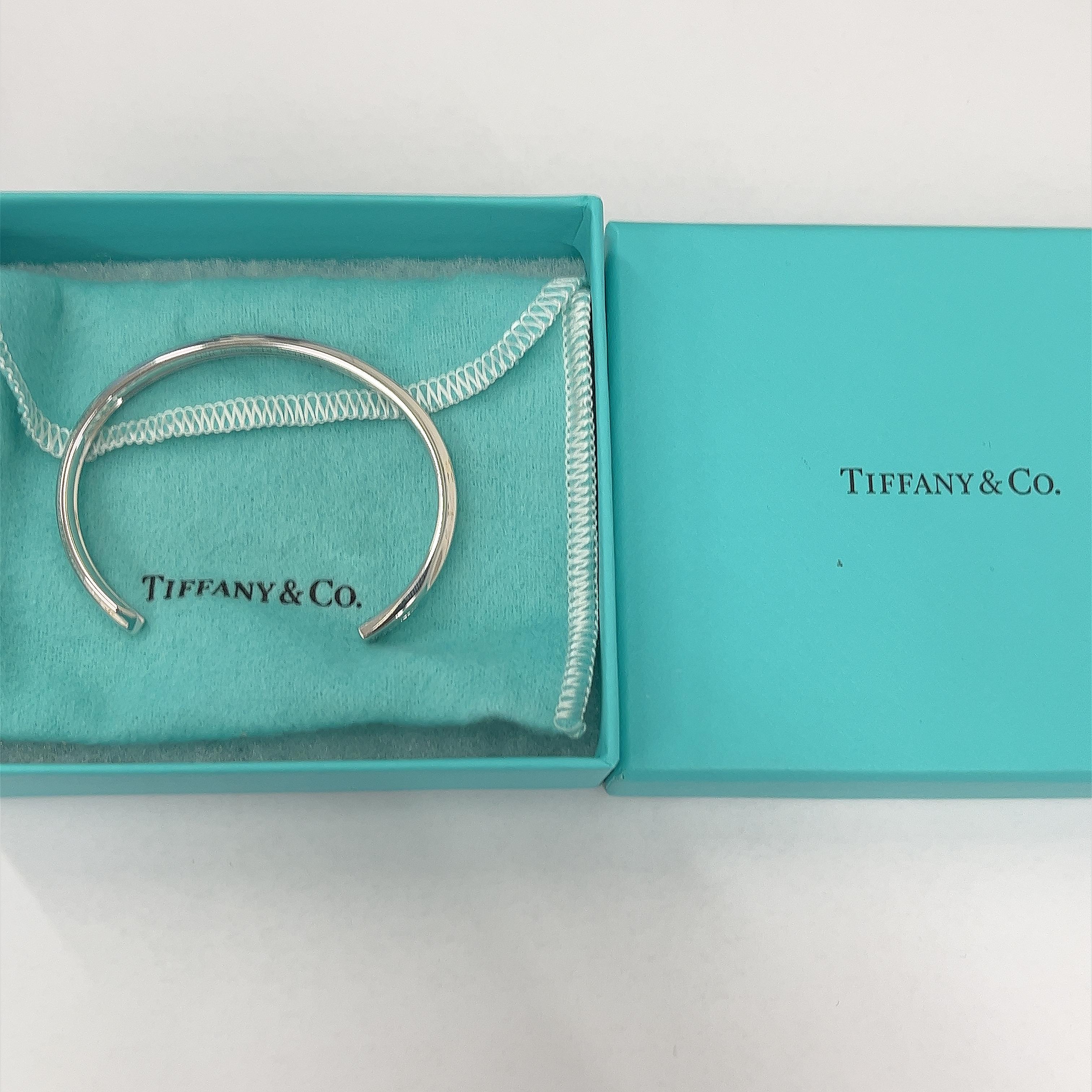 Tiffany & Co Modern Keys Cuff White Gold Diamond Bracelet Bangle  For Sale 3