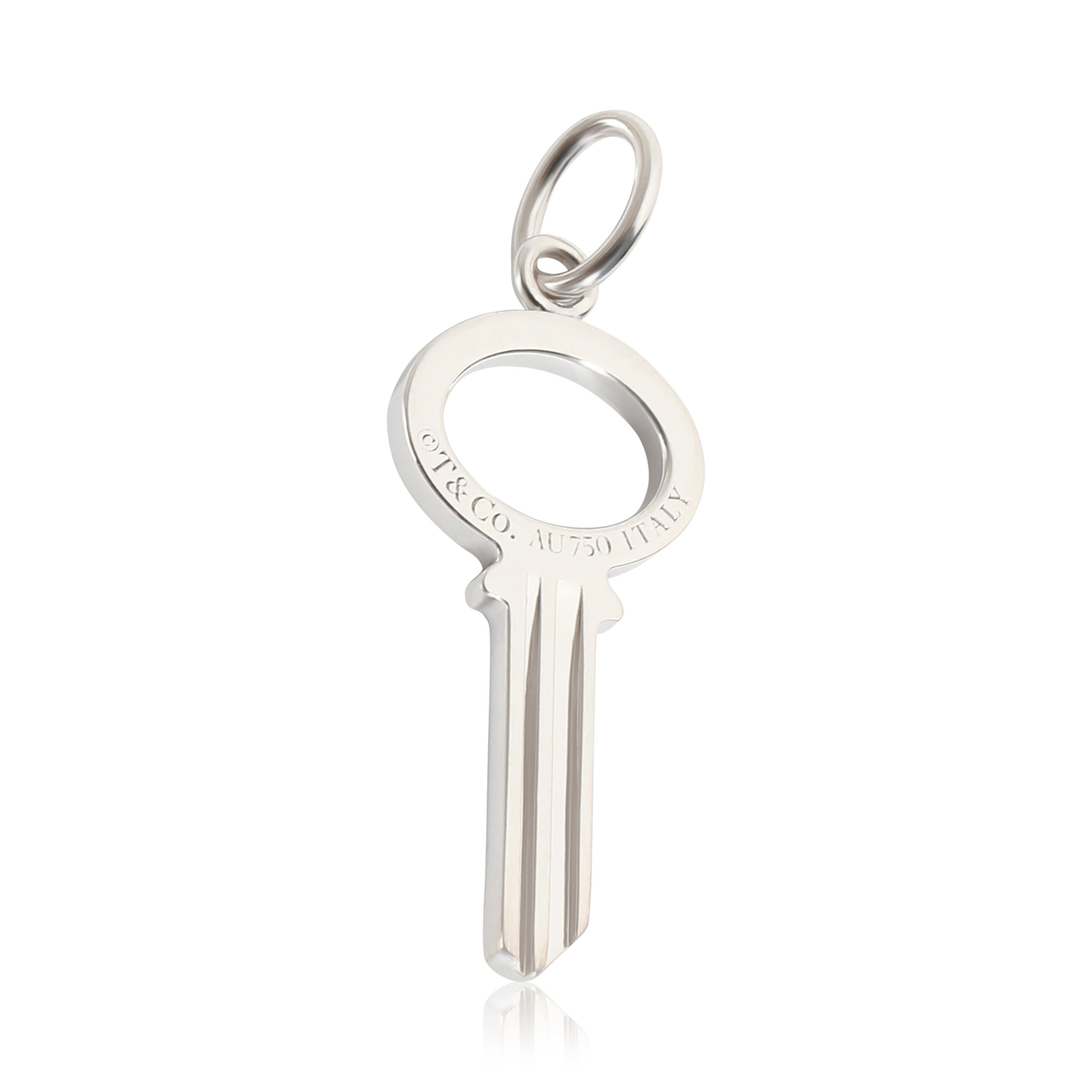 Tiffany & Co. Ciondolo moda Keys in oro bianco 18 carati 0,05 CTW

DETTAGLI PRIMARI
SKU: 141322
Titolo dell'elenco: Tiffany & Co. Ciondolo moda Keys in oro bianco 18 carati 0,05 CTW
Descrizione delle condizioni: Tiffany & Co. ha lanciato la sua