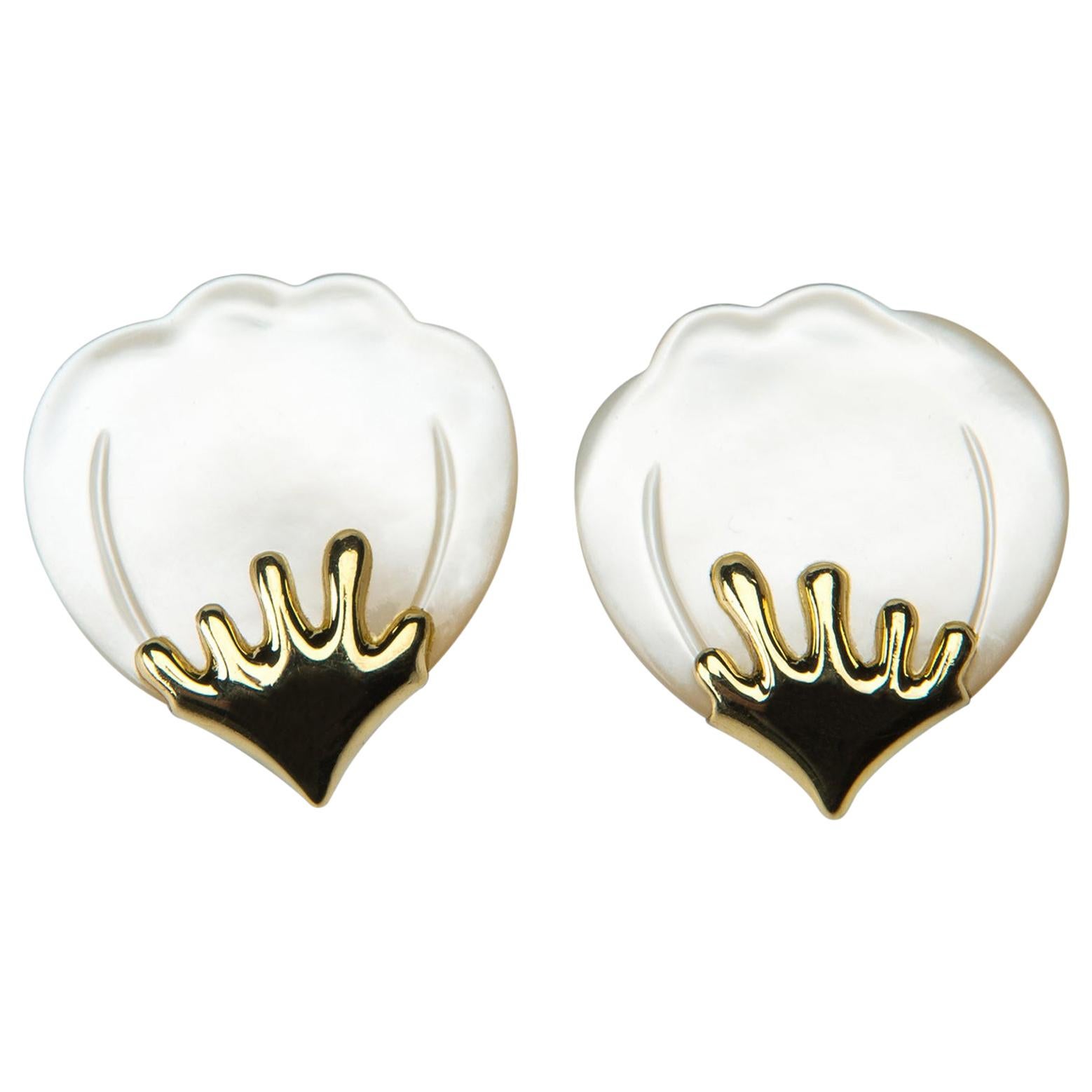Tiffany & Co. Boucles d'oreilles à pétales de roses en nacre et or