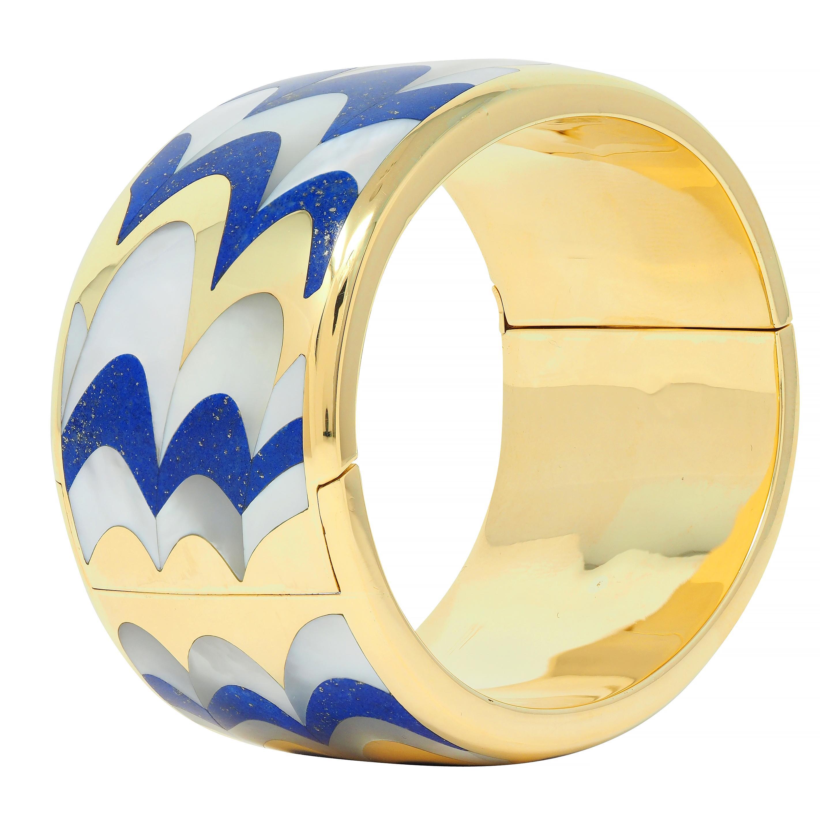 Tiffany & Co. Mother-Of-Pearl Lapis Lazuli 18 Karat Yellow Gold Bangle Bracelet For Sale 1