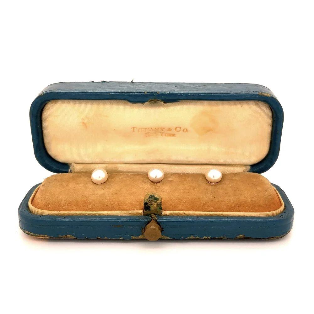 TIFFANY & CO New York 3 Pearl and Gold Stud Set in Original Tiffany & Co Box For Sale 1
