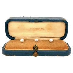 TIFFANY & CO Nueva York Juego de 3 pendientes de perlas y oro en caja original de Tiffany & Co.