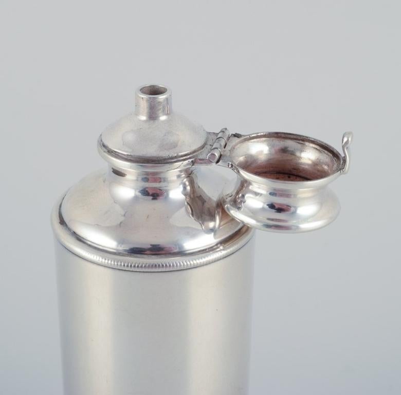 Tiffany & Co. New York, Art Deco perfume bottle in sterling silver In Excellent Condition In Copenhagen, DK