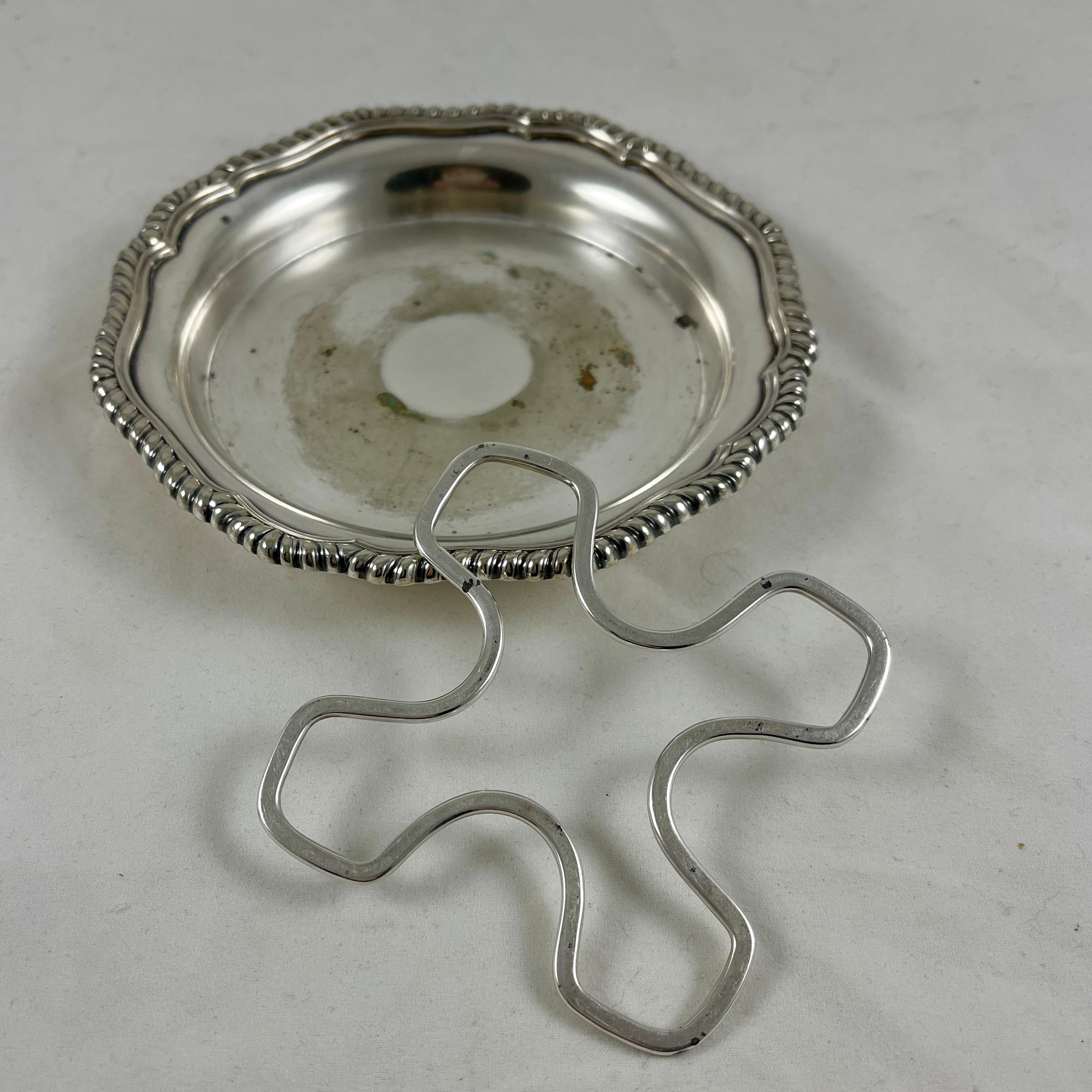 International Style Tiffany & Co. Sottobicchiere per bottiglie di vino in argento di New York con inserto in carta da parati in vendita