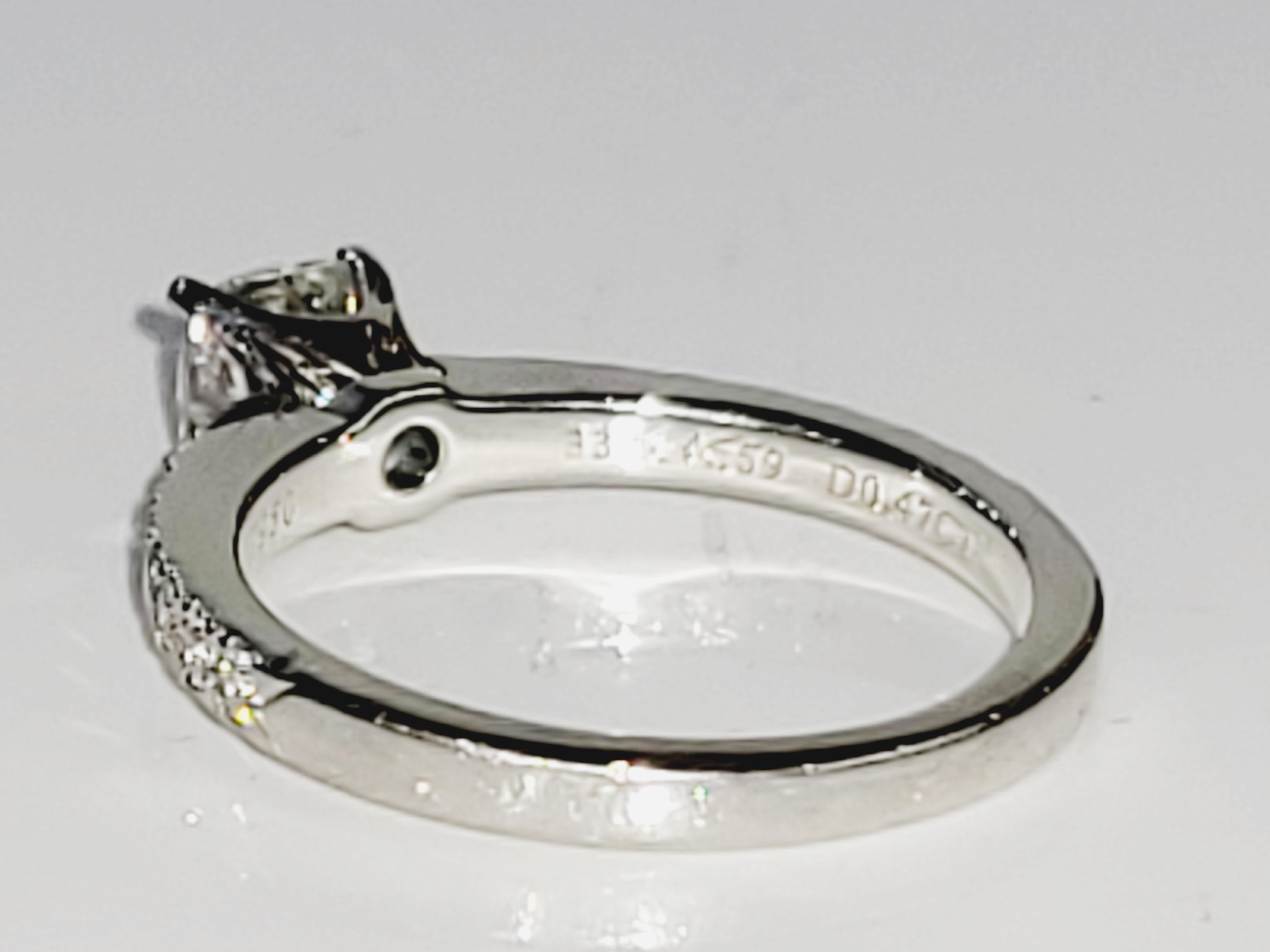 Taille princesse Tiffany & Co Novo, bague de fiançailles en platine avec diamant taille coussin 0,47 en vente