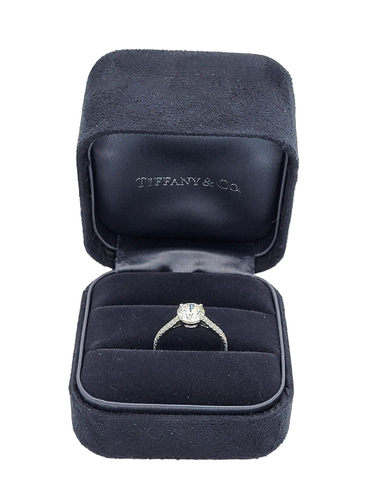 Tiffany & Co. Novo, bague de fiançailles solitaire en platine sertie de diamants de 1,46 carat en vente 7