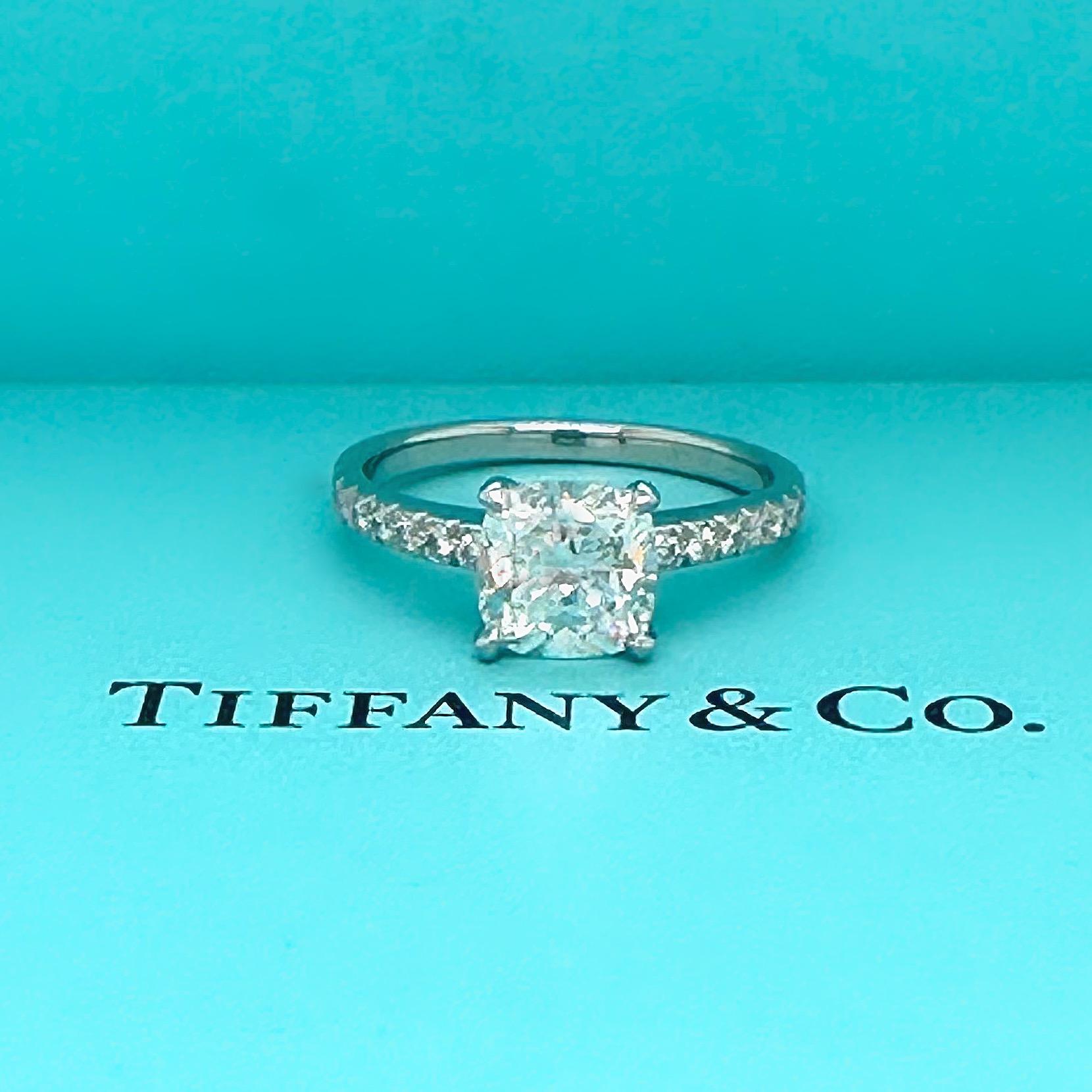 Women's Tiffany & Co. Novo 1.47 Tcw Cushion Diamond Eng Ring Pave Diamond Platinum Band For Sale