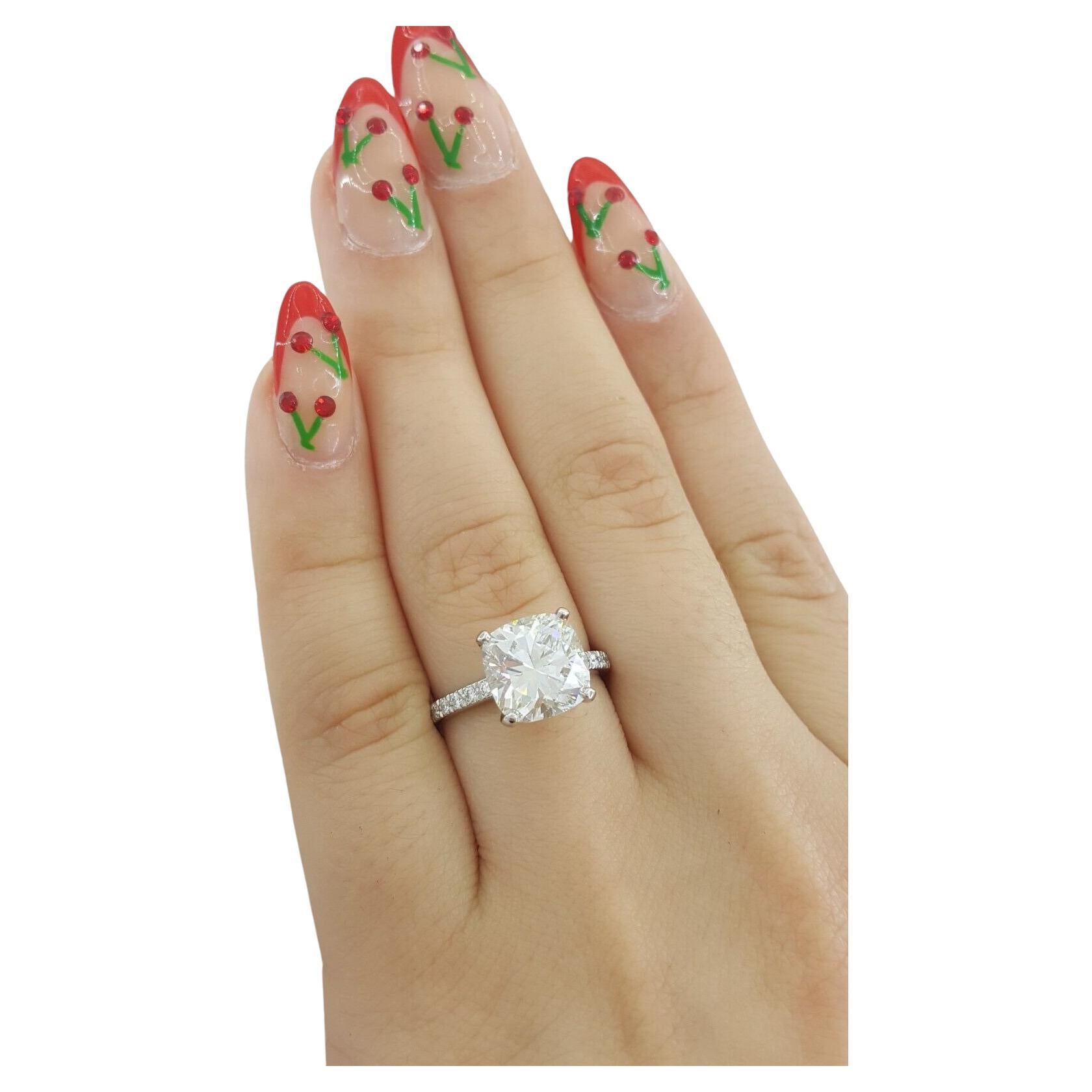 Tiffany & Co. Anillo de compromiso de diamantes talla cojín Novo en Nuevo estado para la venta en Chicago, IL