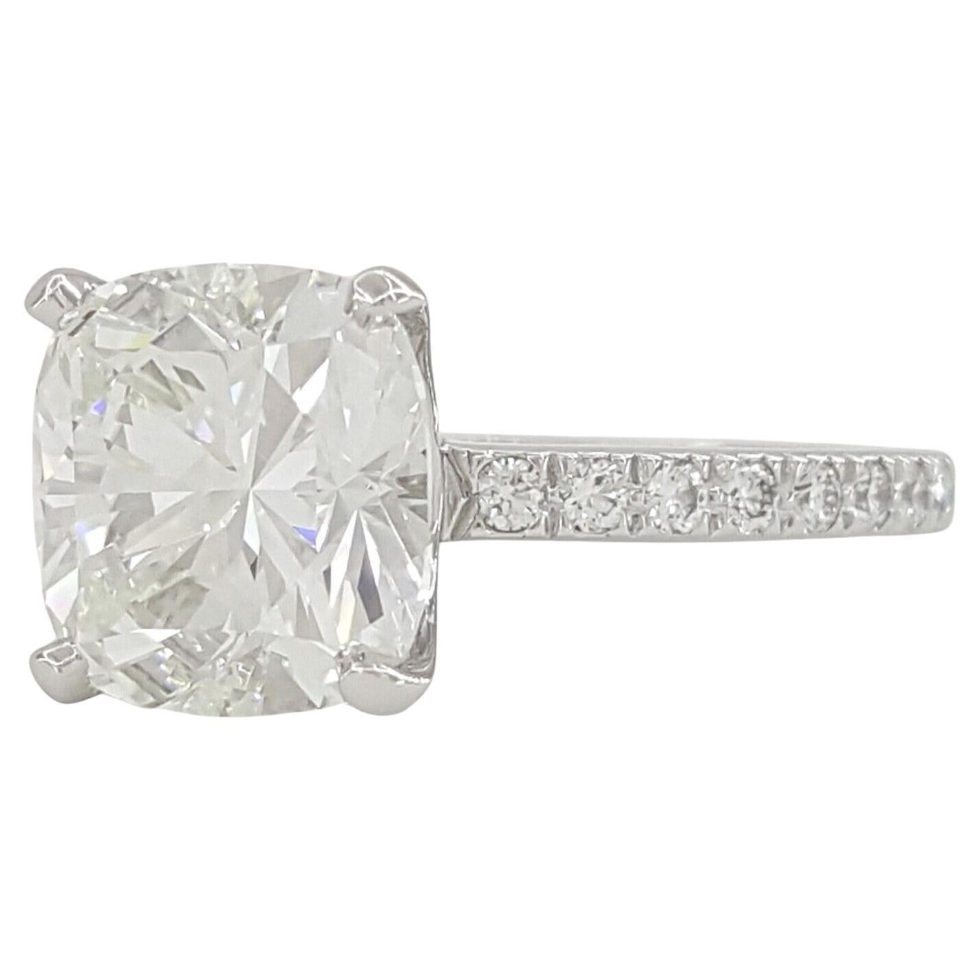 Femenino o masculino Tiffany & Co. Anillo de compromiso de diamantes talla cojín Novo en venta