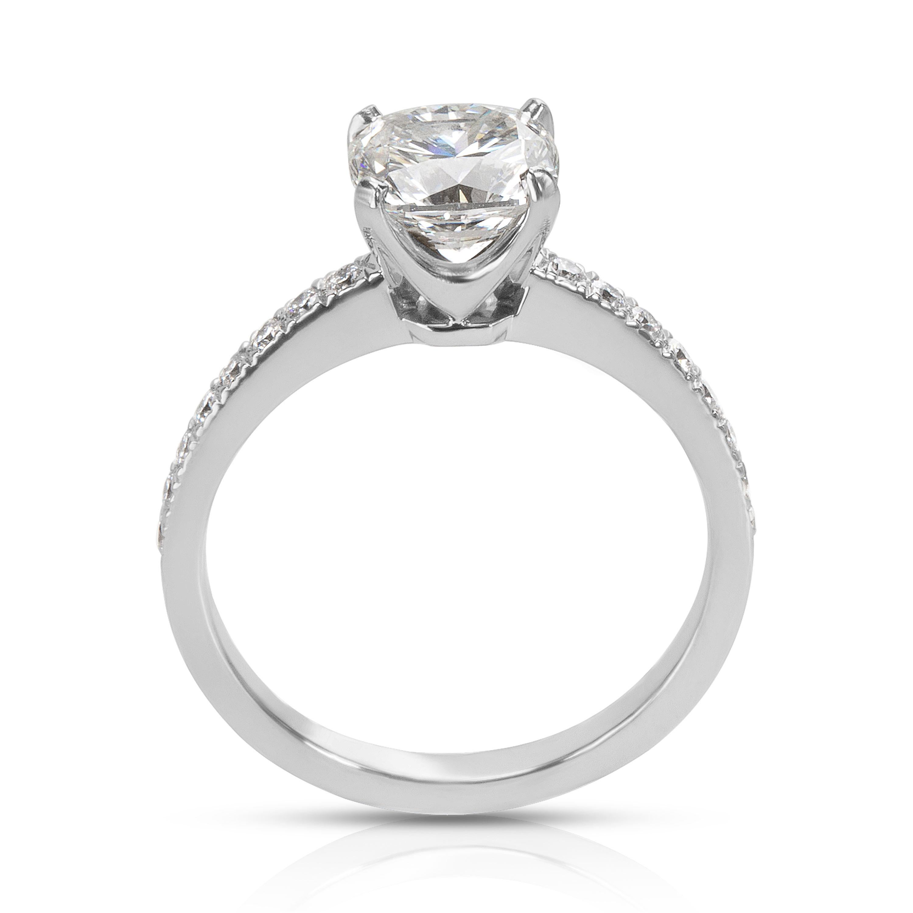 Tiffany & Co. Novo Cushion Diamond Engagement Ring in Platinum I/VS1 1.51 Carat In Excellent Condition In New York, NY