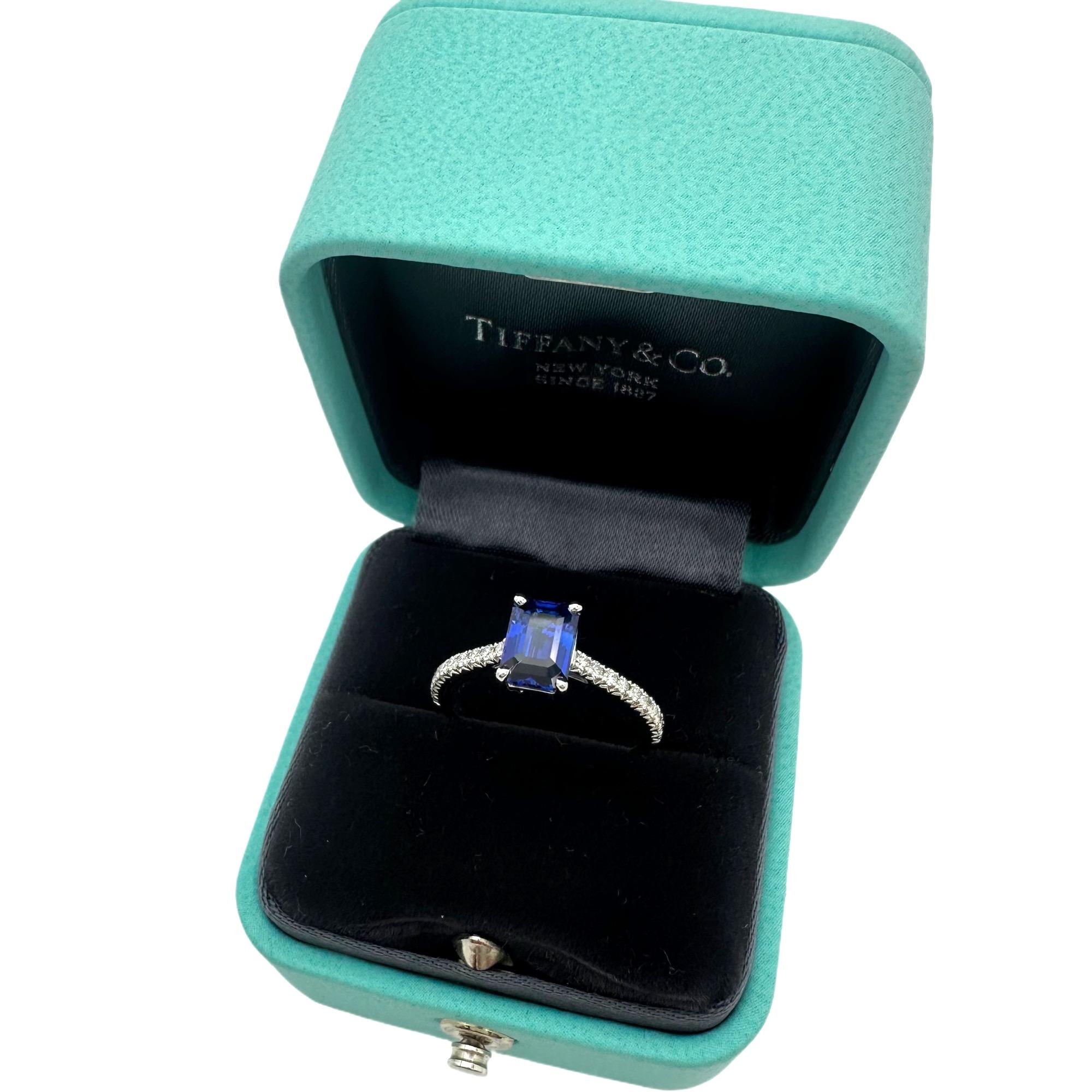 Tiffany & Co NOVO Emerald cut Blue Sapphire Ring with Pave Diamonds in Platinum In Excellent Condition In San Diego, CA