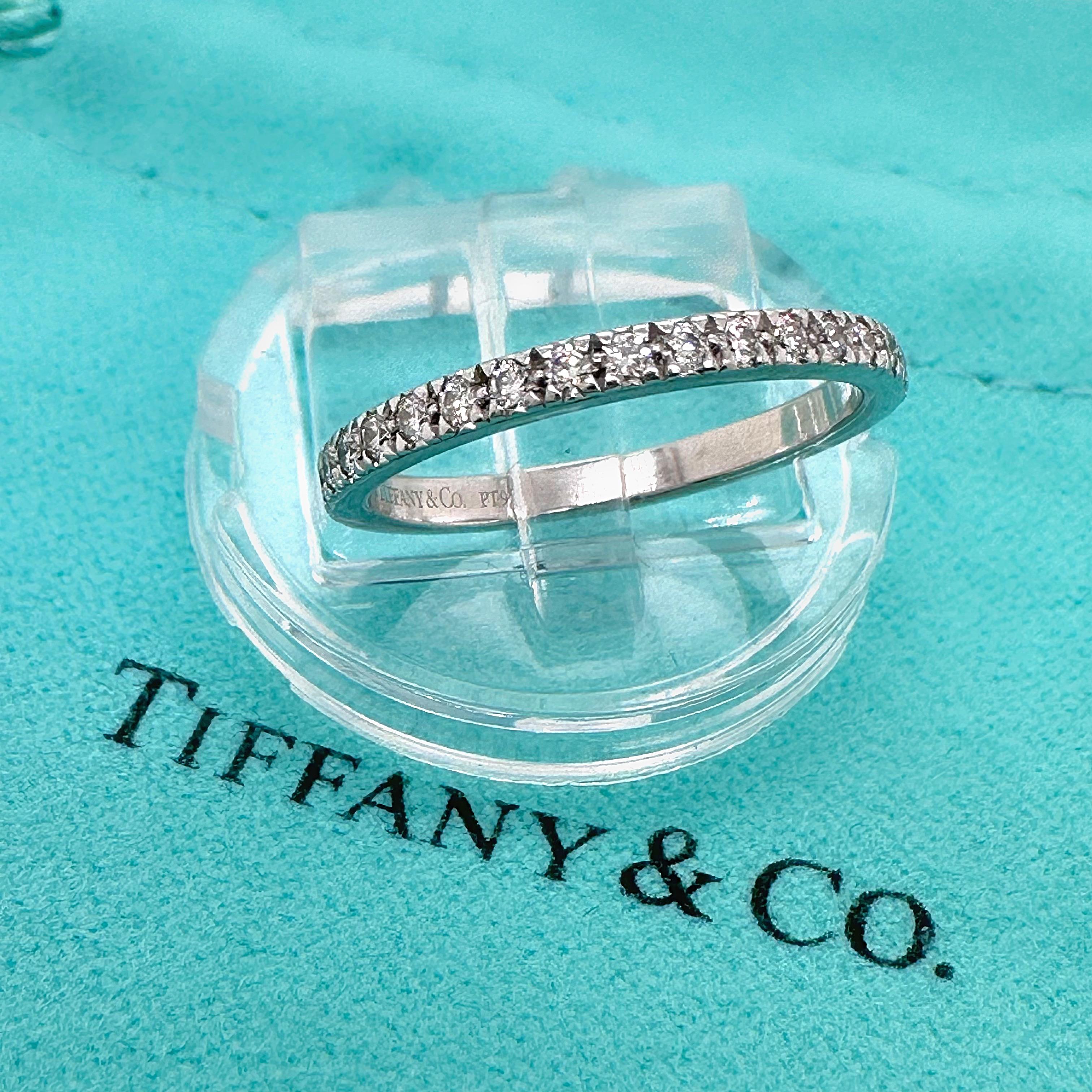 Tiffany & Co Novo Ehering aus Platin mit Vollkreis-Diamant im Angebot 5