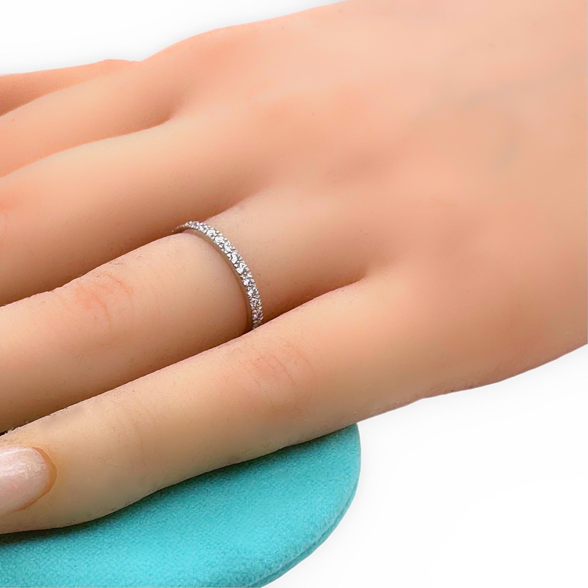 Tiffany & Co Novo Ehering aus Platin mit Vollkreis-Diamant (Rundschliff) im Angebot