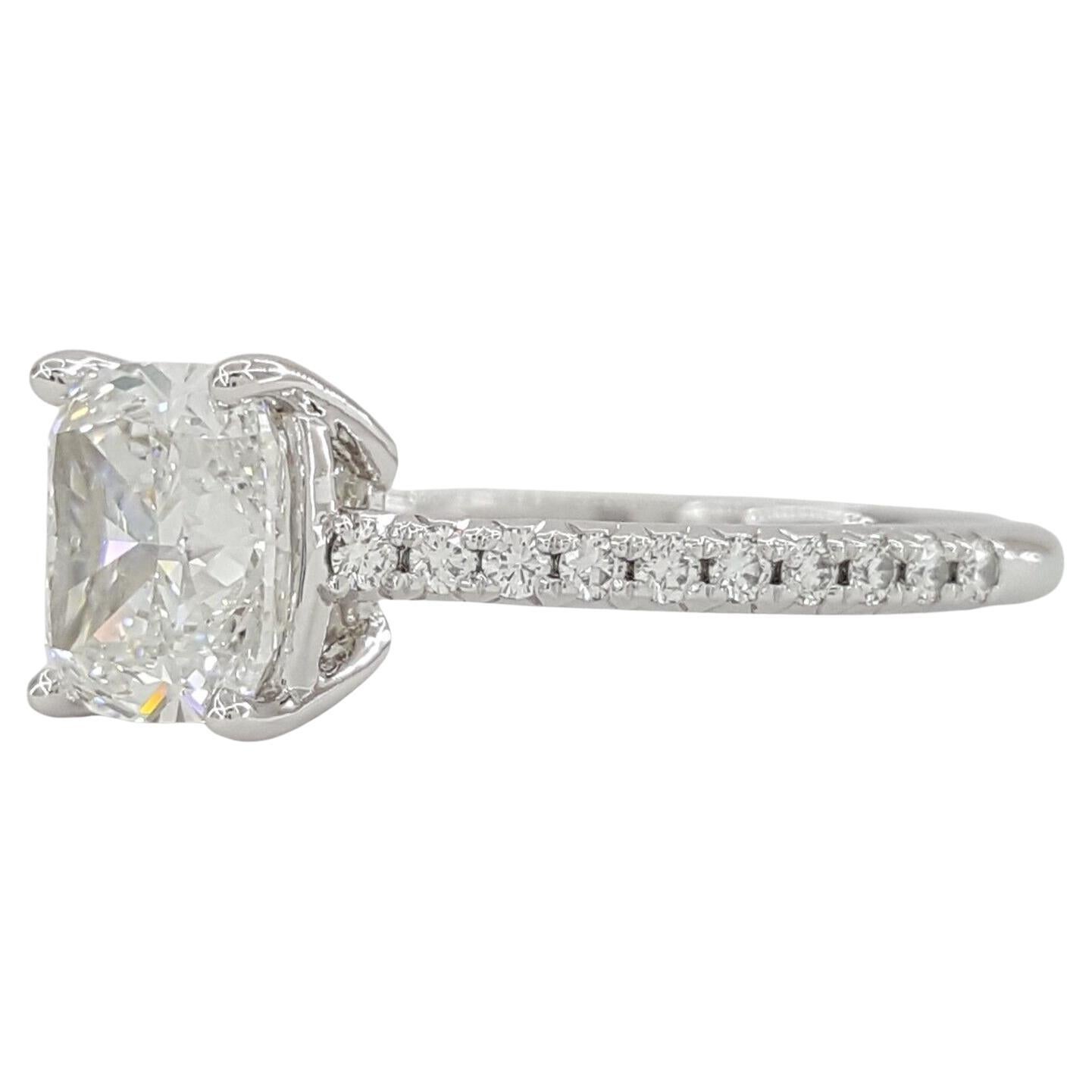 Moderne Tiffany & Co. Bague Novo en platine avec diamant taillé en coussin et brillant en vente