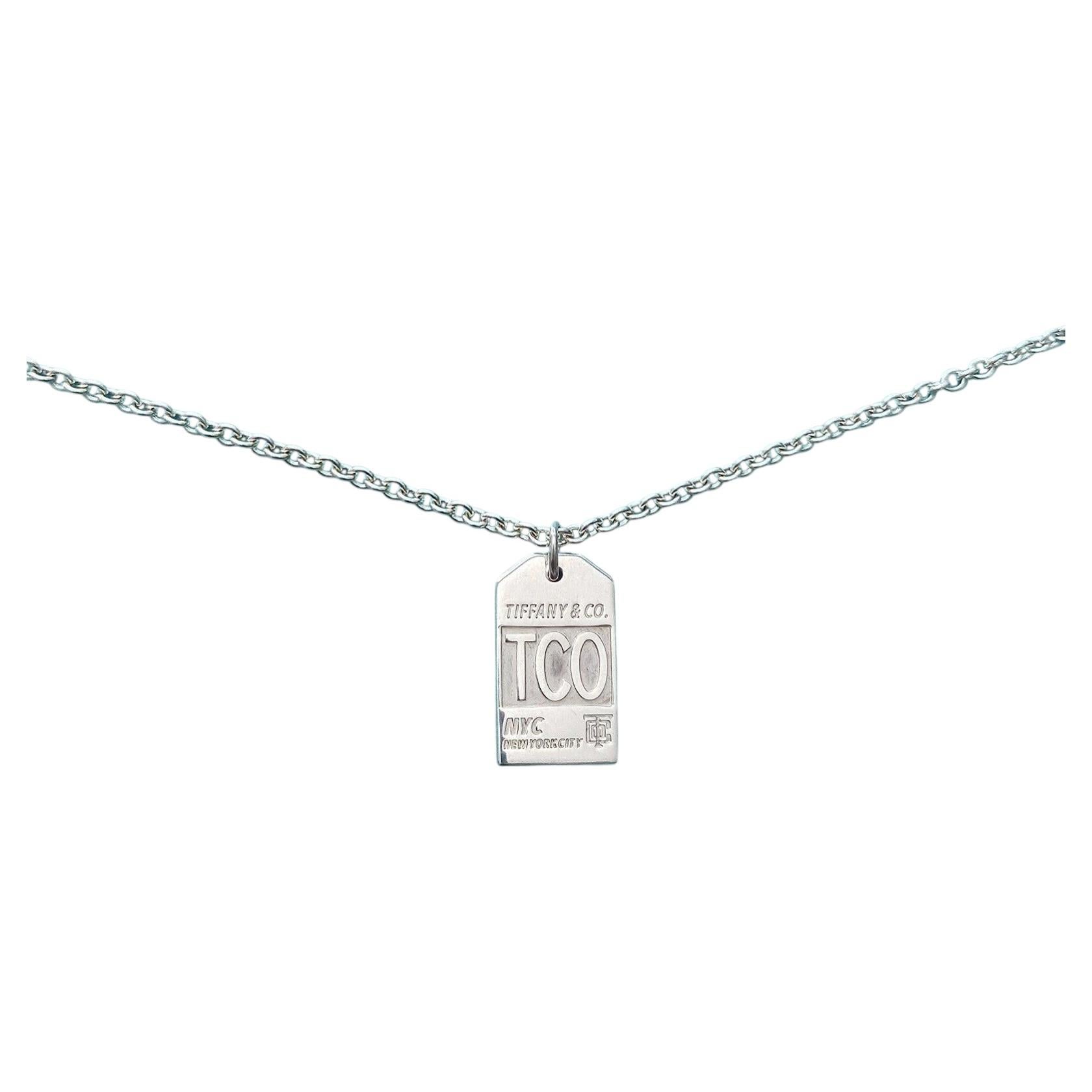 Tiffany & Co. Collar con colgante de plata de ley con etiqueta de equipaje de Nueva York