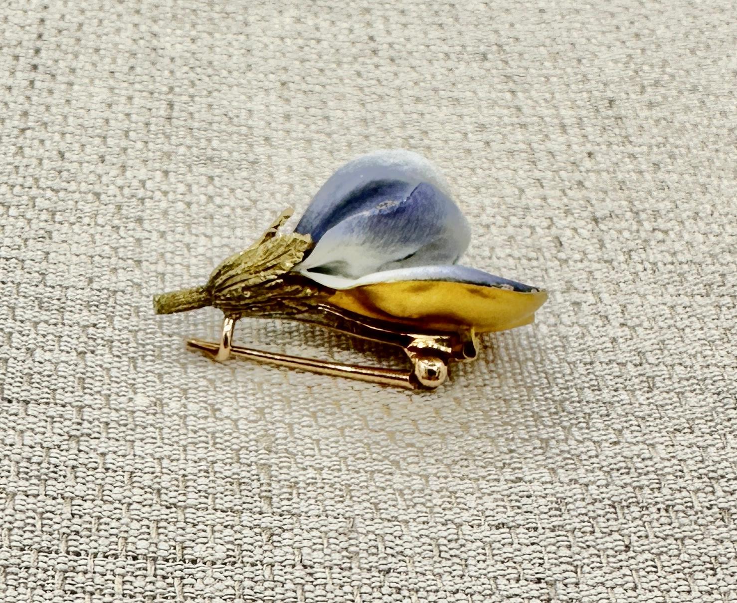 Tiffany & Co. Old Mine Diamond Enamel Flower Lily Brooch Pin 1900 Antique Gold For Sale 5