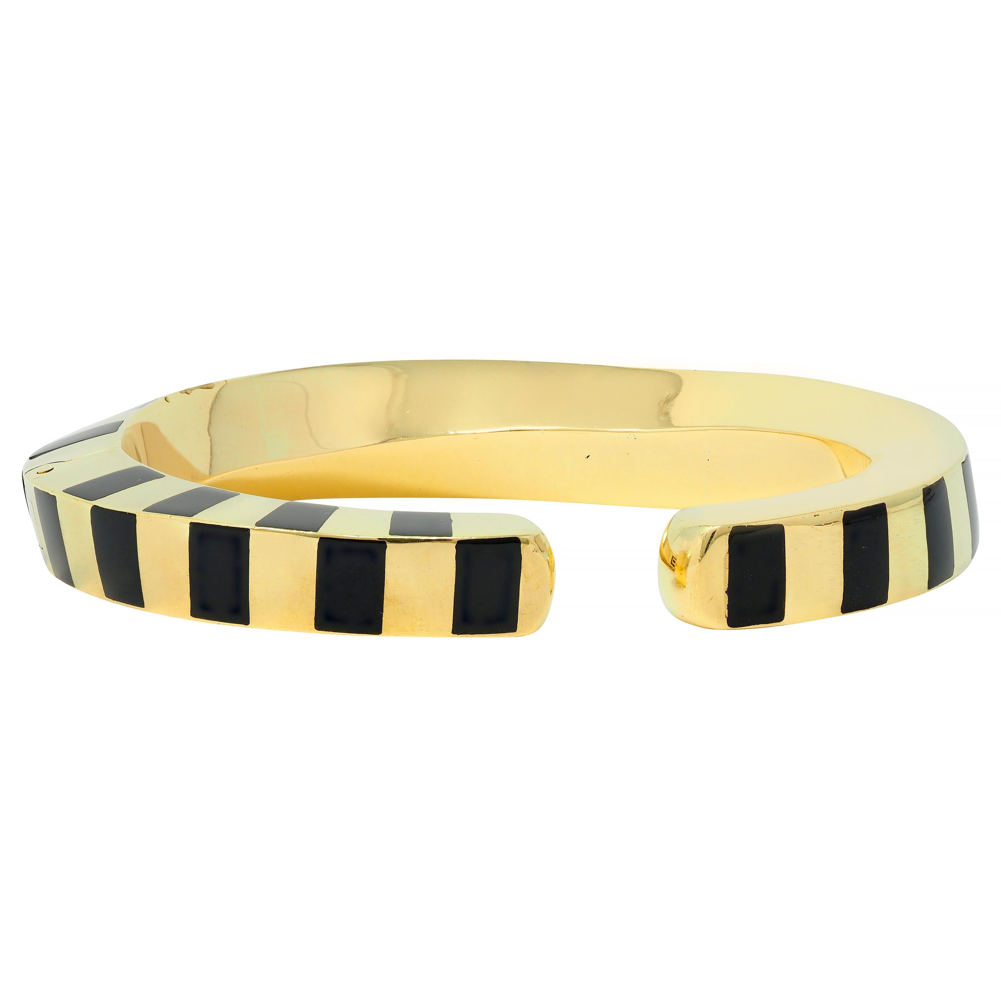 Tiffany & Co. Onyx 18 Karat Yellow Gold Twisted Stripe Vintage Bangle Bracelet In Excellent Condition For Sale In Philadelphia, PA