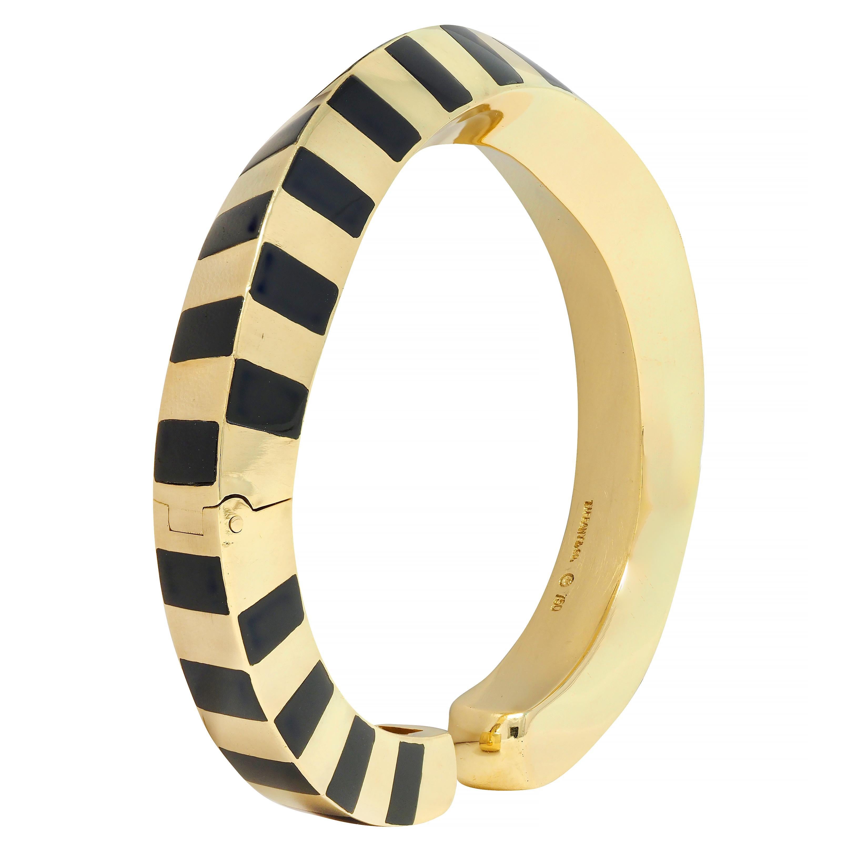 Tiffany & Co. Onyx 18 Karat Yellow Gold Twisted Stripe Vintage Bangle Bracelet For Sale 2
