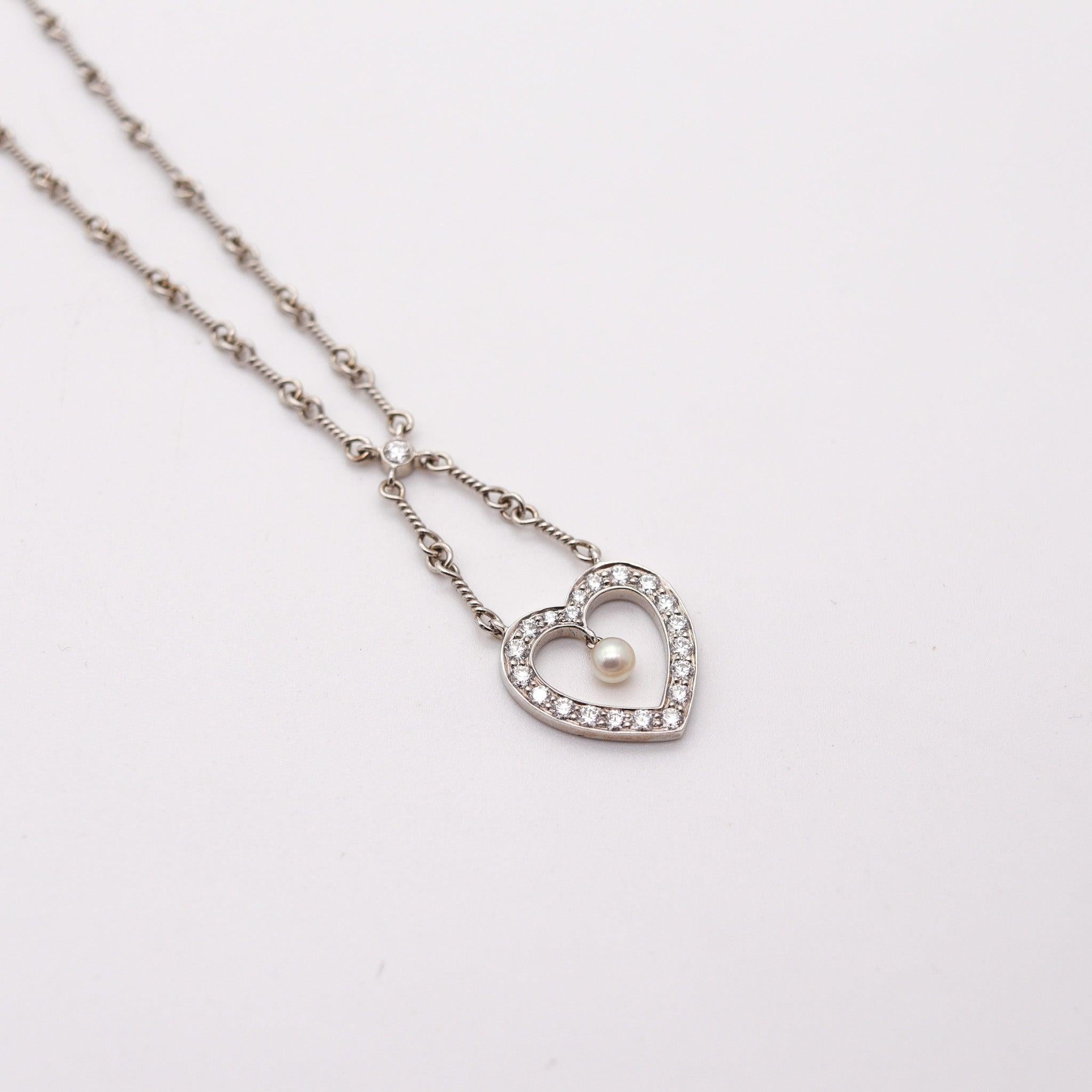 TIFFANY & CO. Collana a cuore aperto in platino con diamanti VS e perle In condizioni ottime in vendita a Miami, FL