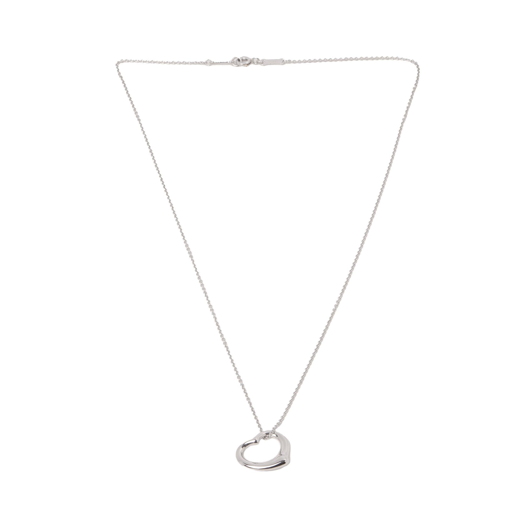 ITEM CONDITION	Excellent
XUPES REFERENCE	J808
MANUFACTURER	Tiffany & Co.
MODEL	Elsa Peretti
GENDER	Women's
ACCOMPANIED BY	Xupes Presentation Box
CHAIN LENGTH	41cm
PENDANT WIDTH	15mm
PENDANT LENGTH	15mm
CLASP TYPE	Bolt Clasp
TOTAL WEIGHT	5.4g