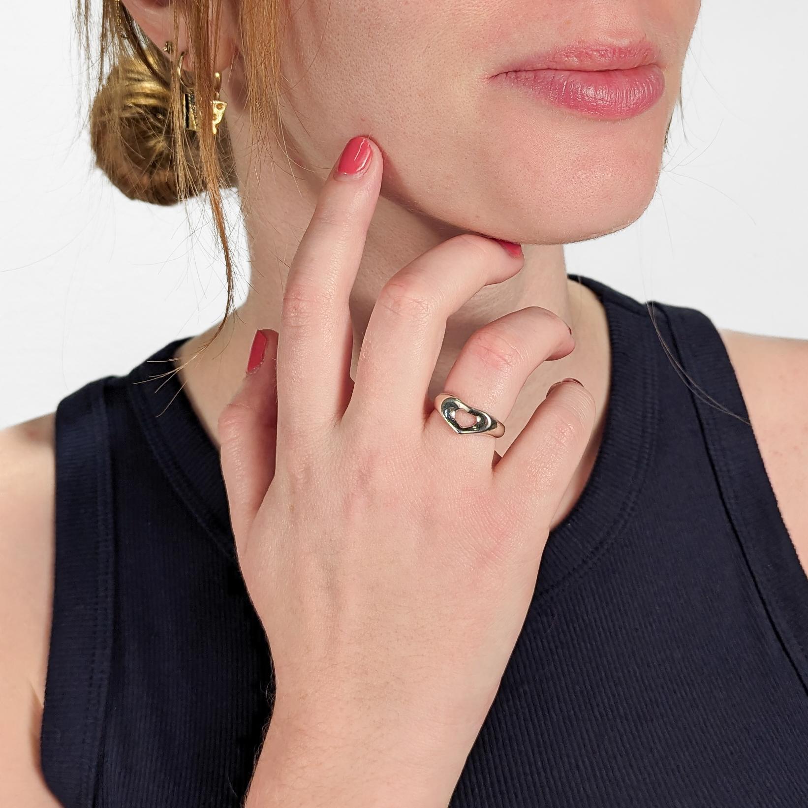 Tiffany & Co. Offener Herzring aus Sterlingsilber von Elsa Peretti (Moderne) im Angebot