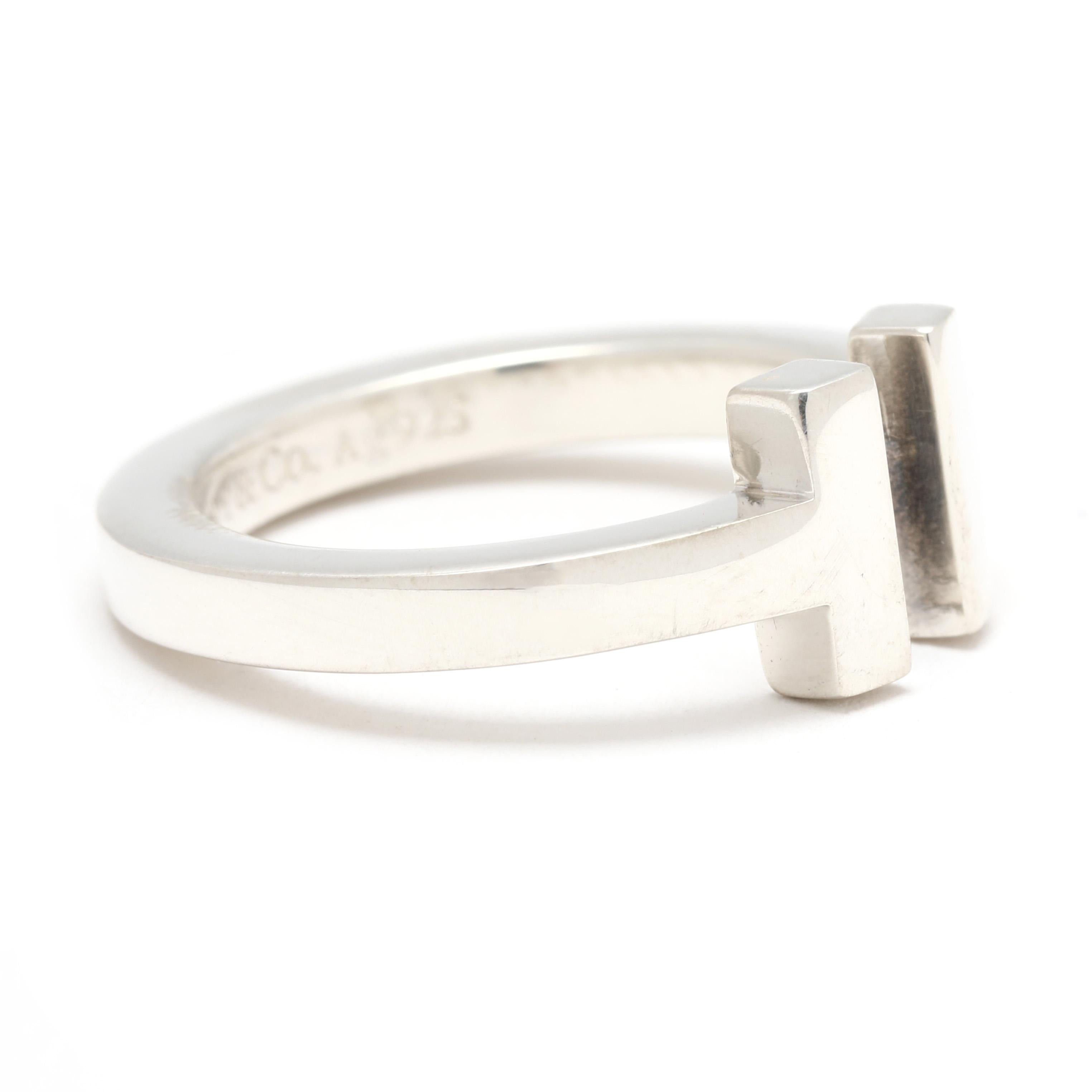 Tamaño del anillo: 6

Longitud: 7,8 mm

Peso: 2,8 dwts. / 4,4 gramos

Sellos: 