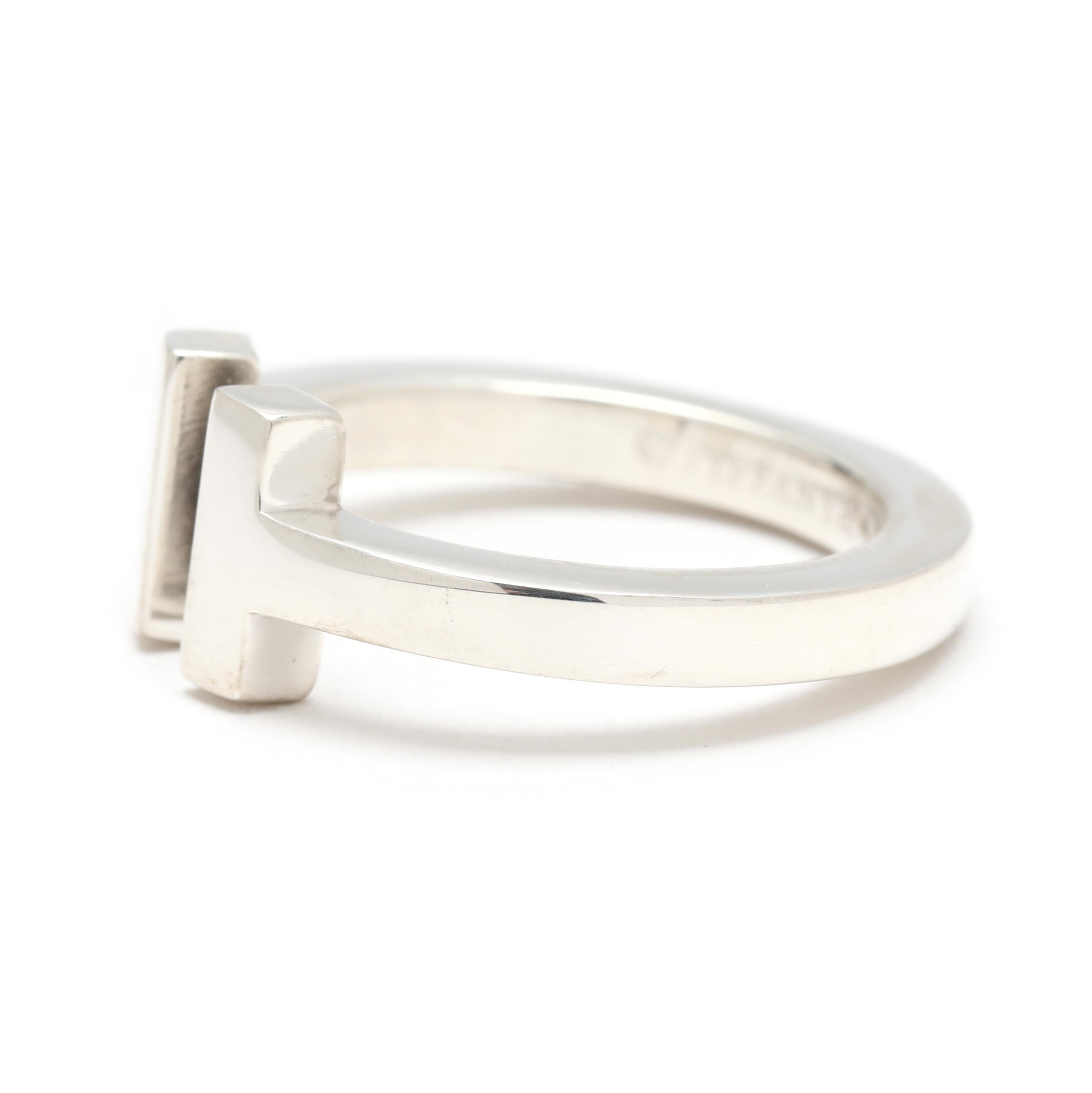 Femenino o masculino Anillo Tiffany & Co con vástago cuadrado abierto, plata de ley, talla 6