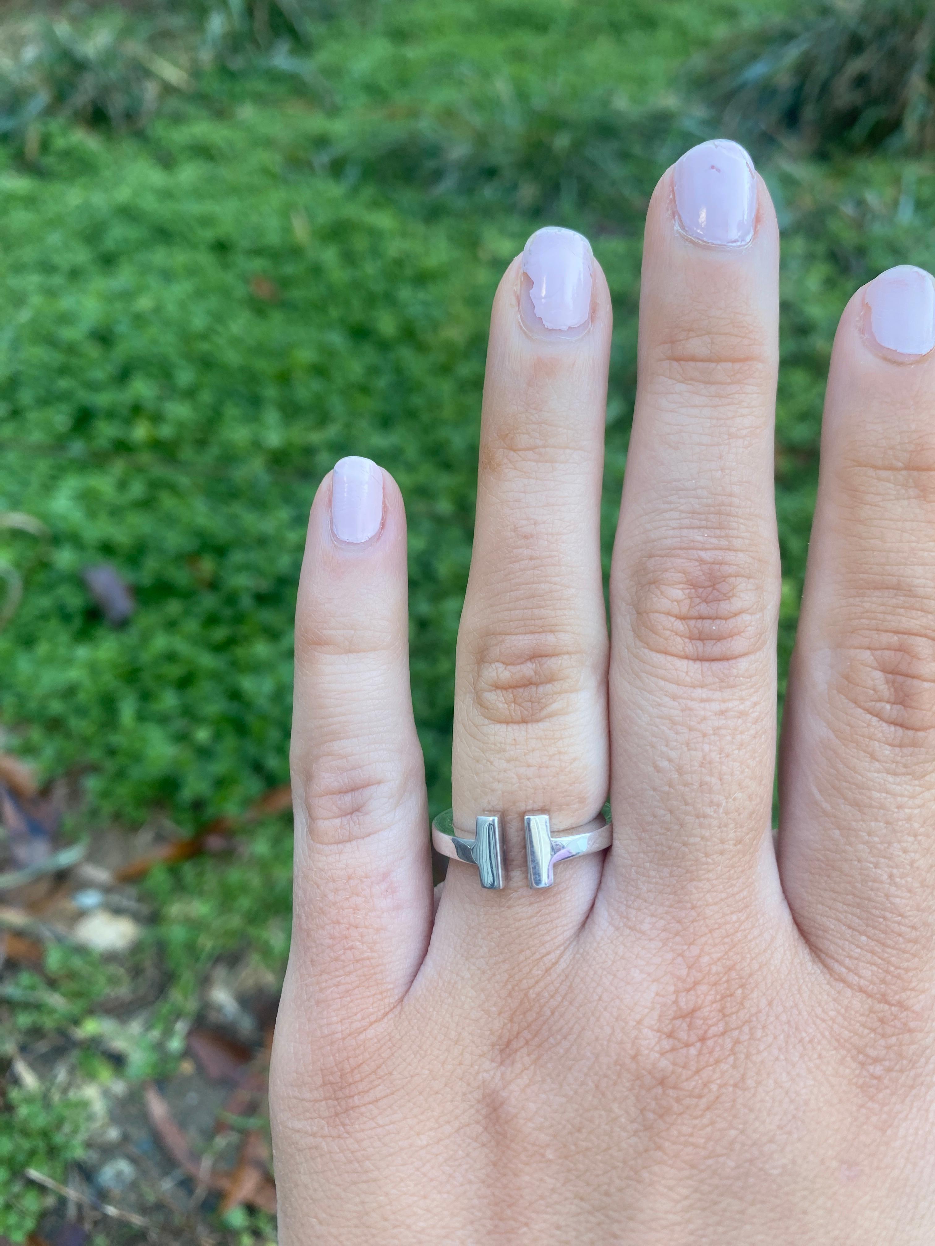 Anillo Tiffany & Co con vástago cuadrado abierto, plata de ley, talla 6 3